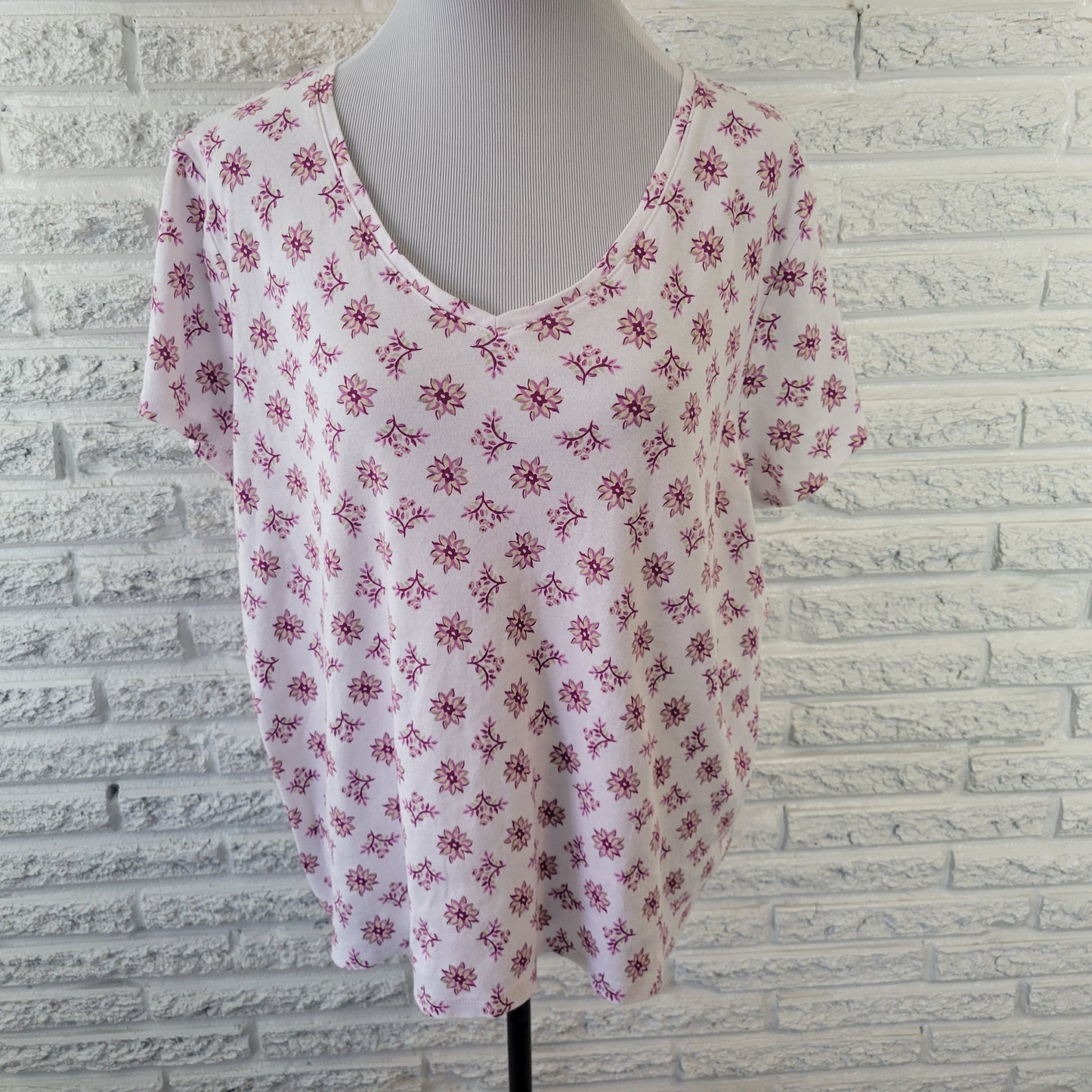 Croft & Barrow XXL Purple White Floral V-Neck Short Sleeve Cotton Tee FLO9XE