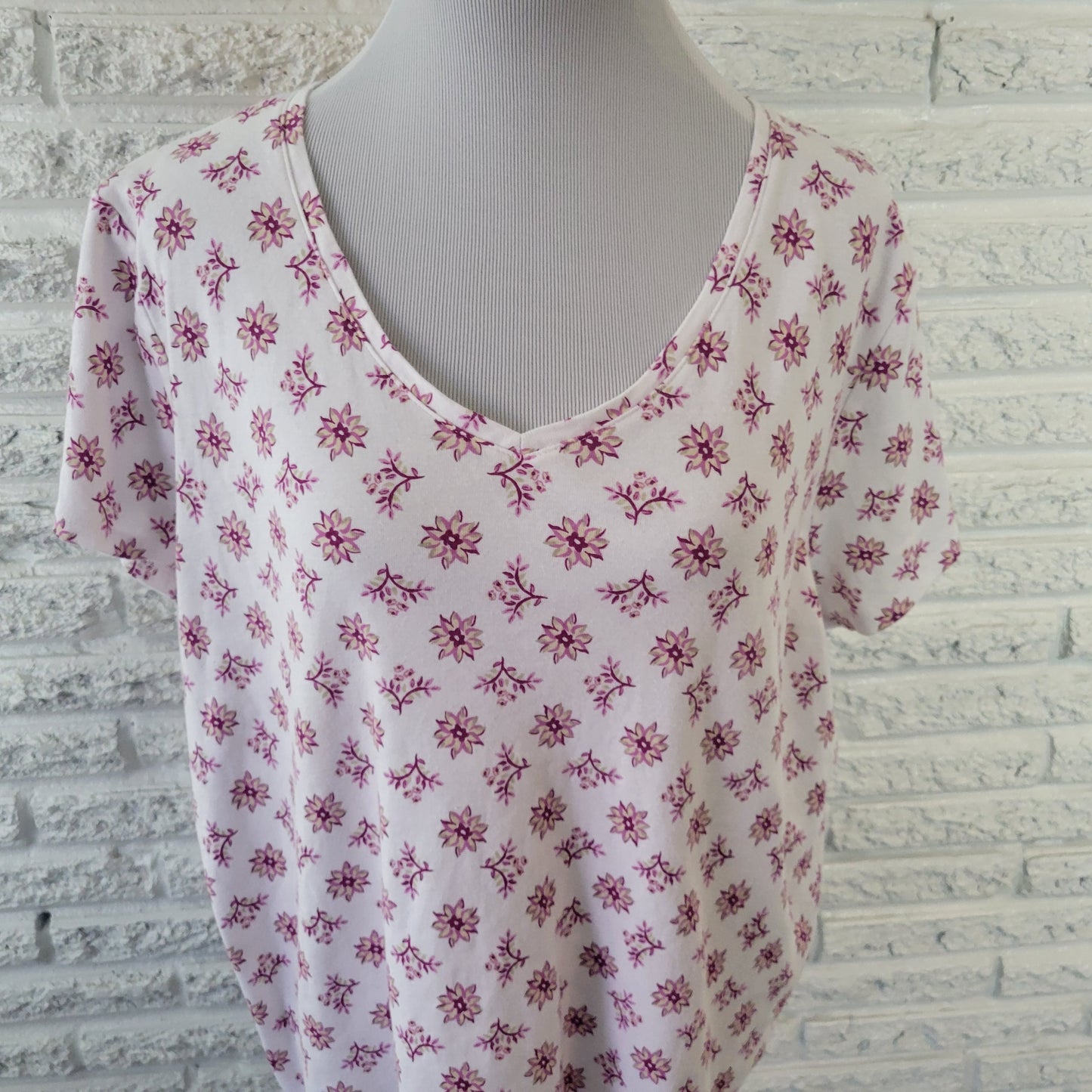 Croft & Barrow XXL Purple White Floral V-Neck Short Sleeve Cotton Tee FLO9XE