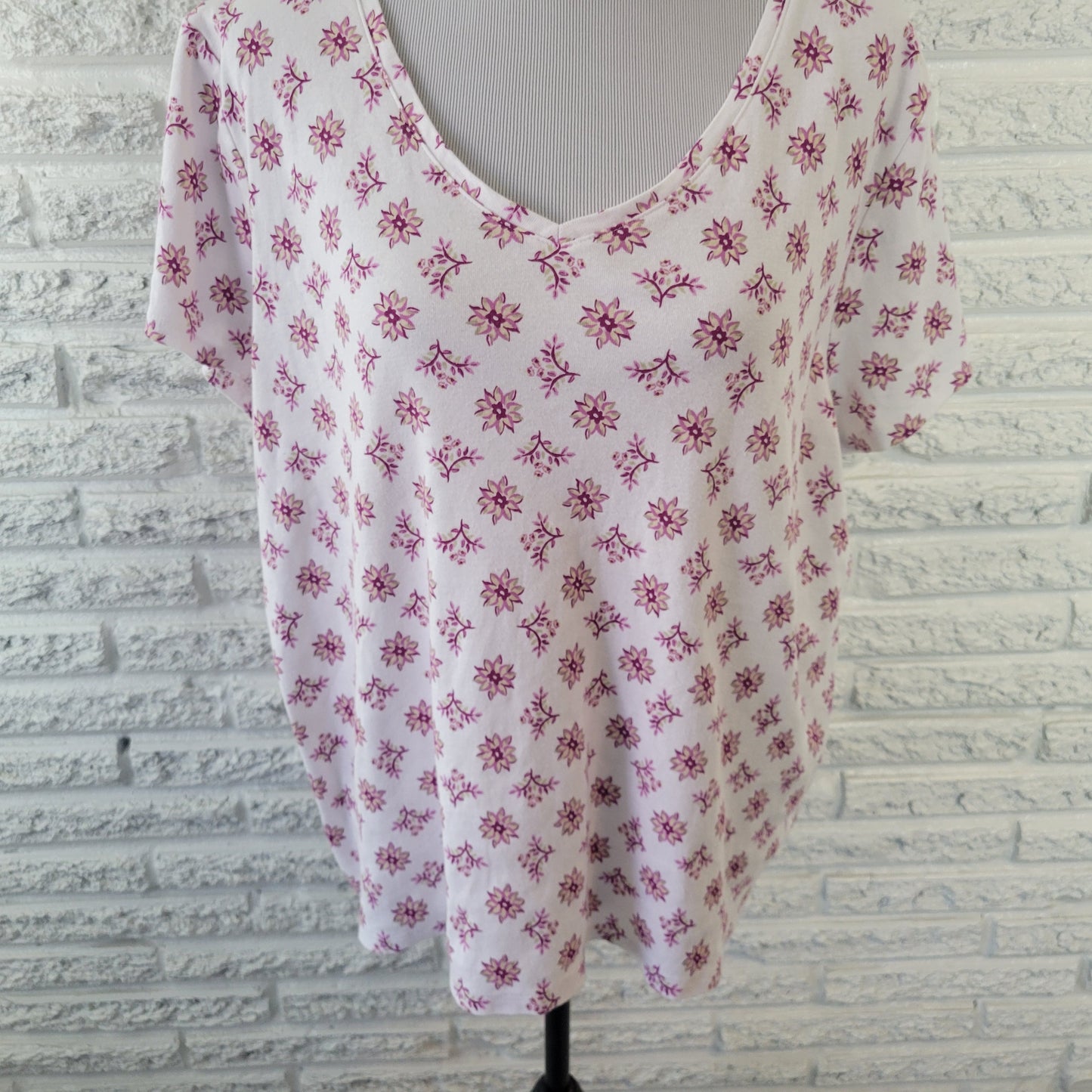 Croft & Barrow XXL Purple White Floral V-Neck Short Sleeve Cotton Tee FLO9XE