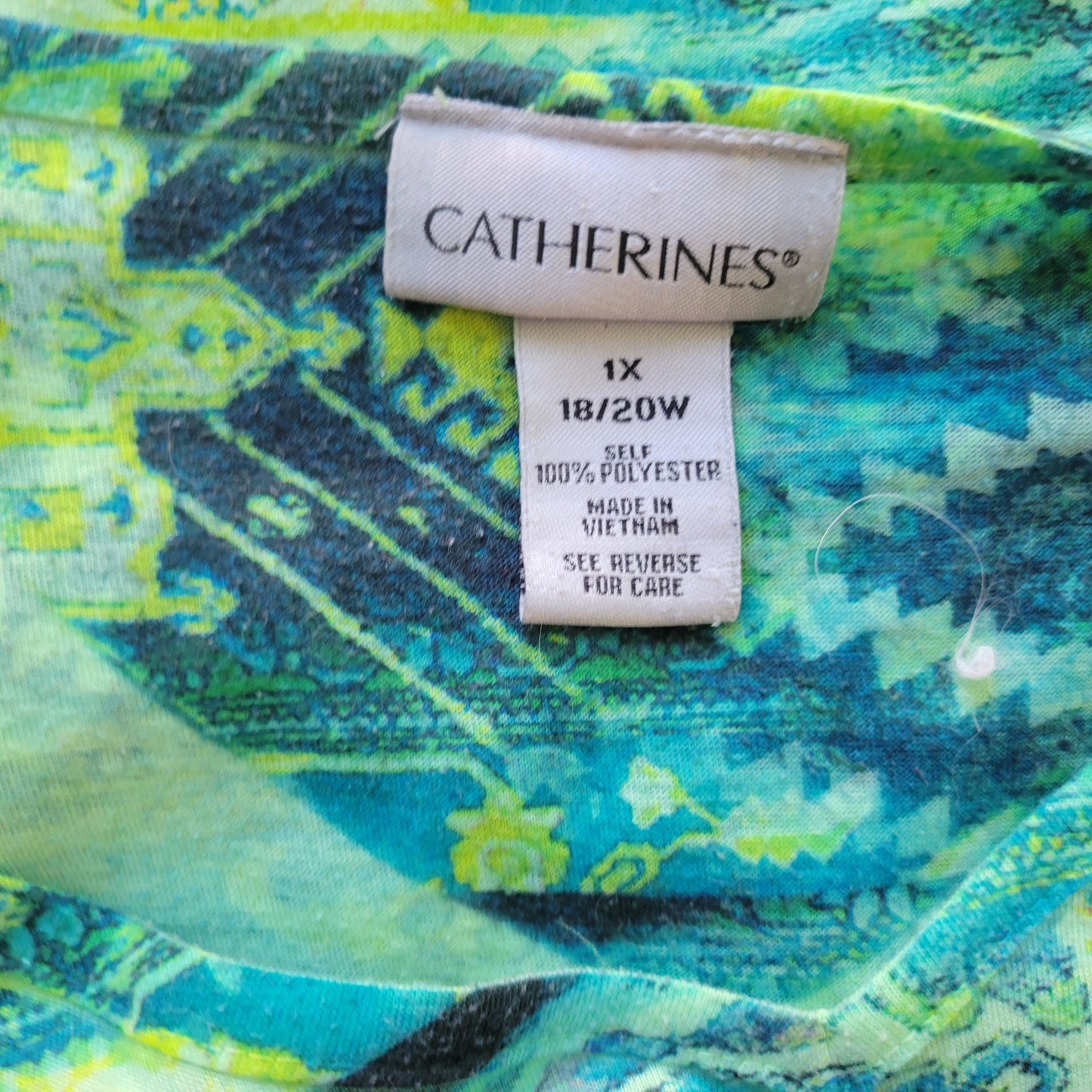 Catherines 1X Top Tee Blue Green Geometric Studded V-Neck Short Sleeve GEO13E