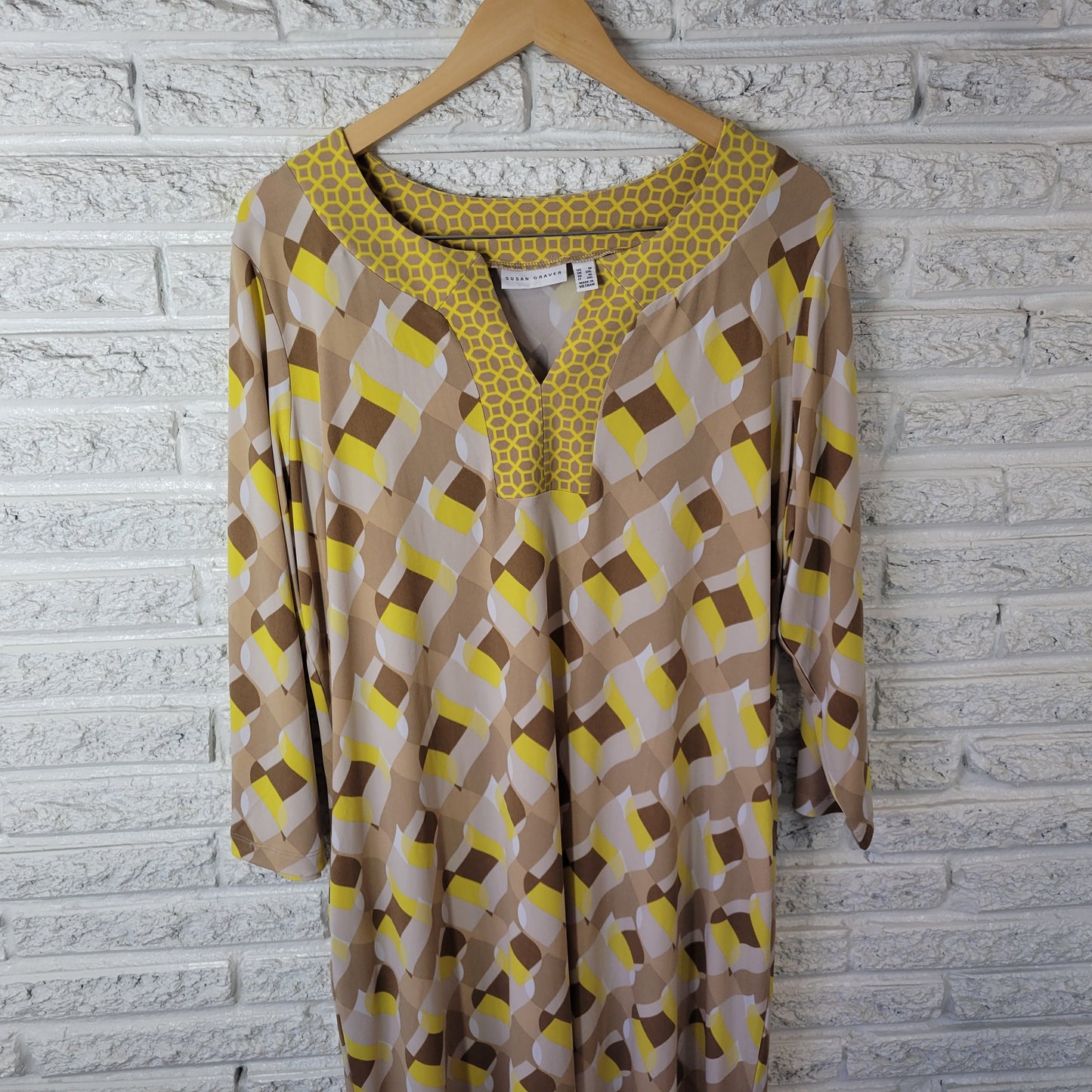 Susan Graver 1X Plus Yellow Tan Geometric V-Neck 3/4 Sleeve Dress GEO232E