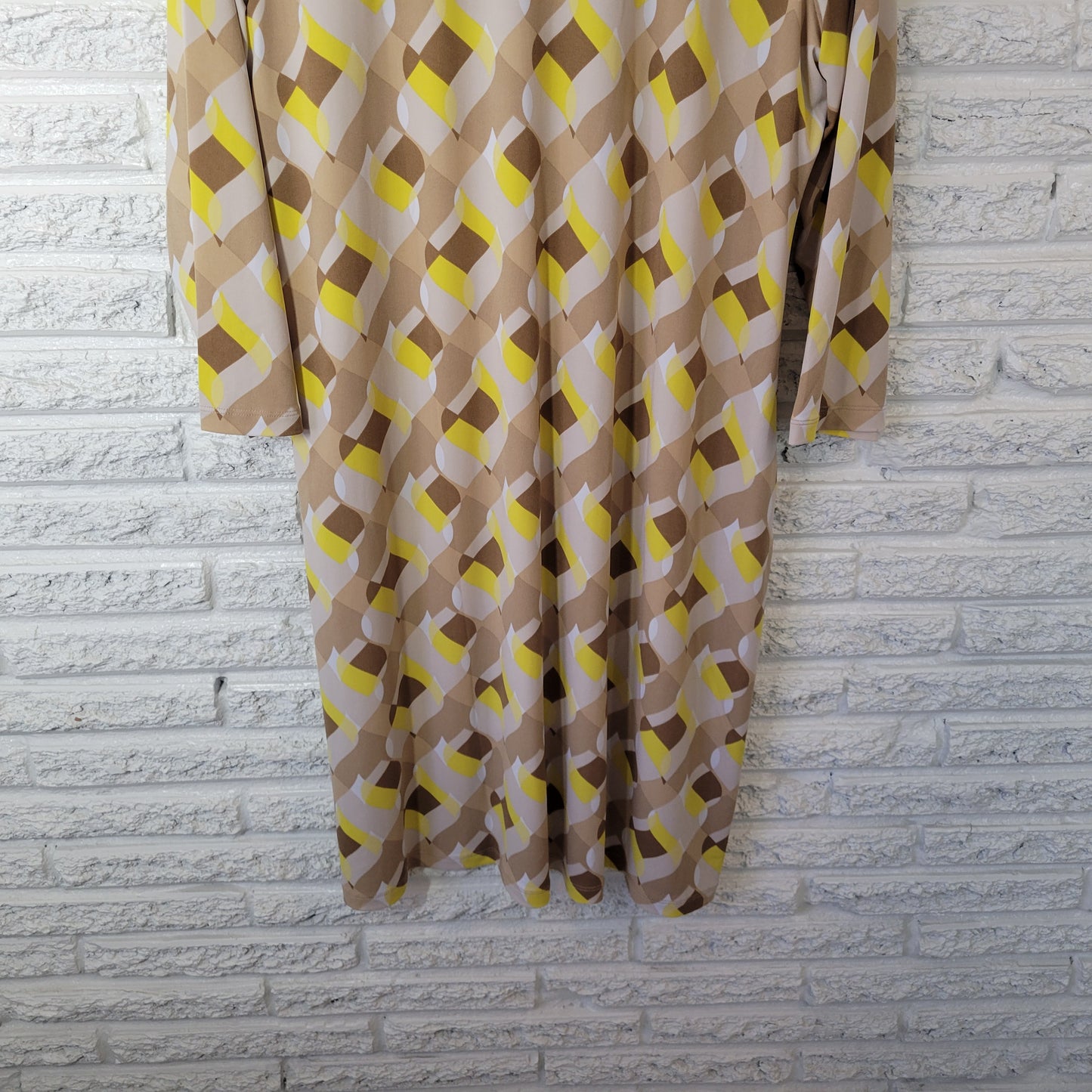 Susan Graver 1X Plus Yellow Tan Geometric V-Neck 3/4 Sleeve Dress GEO232E