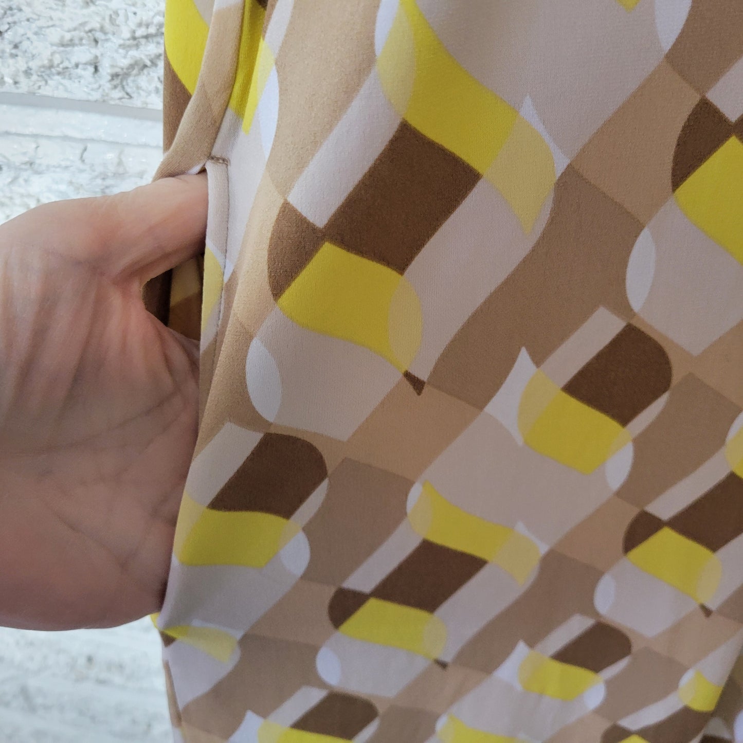 Susan Graver 1X Plus Yellow Tan Geometric V-Neck 3/4 Sleeve Dress GEO232E