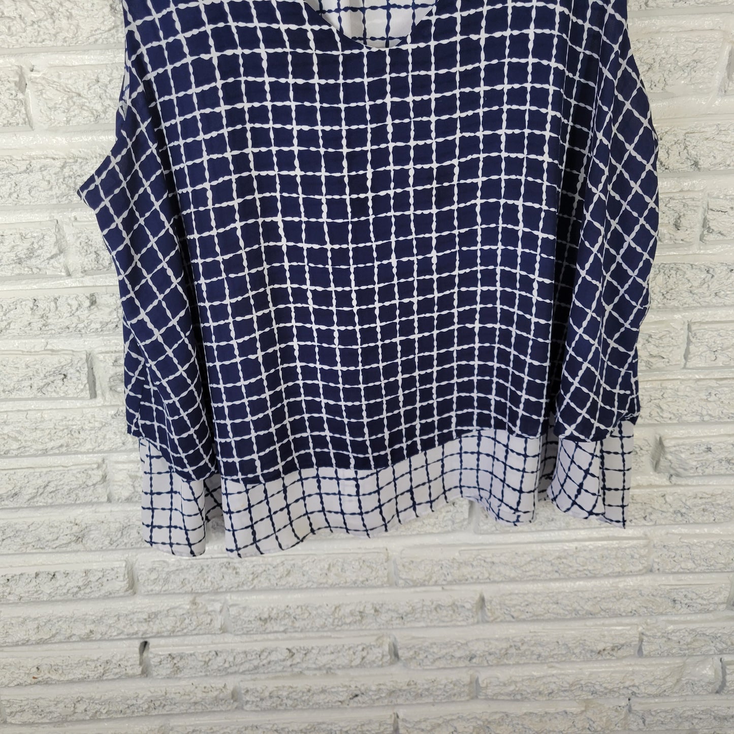 Liz Claiborne XXL Blue Geometric Top Women's Sleeveless V-Neck Keyhole GEO191E