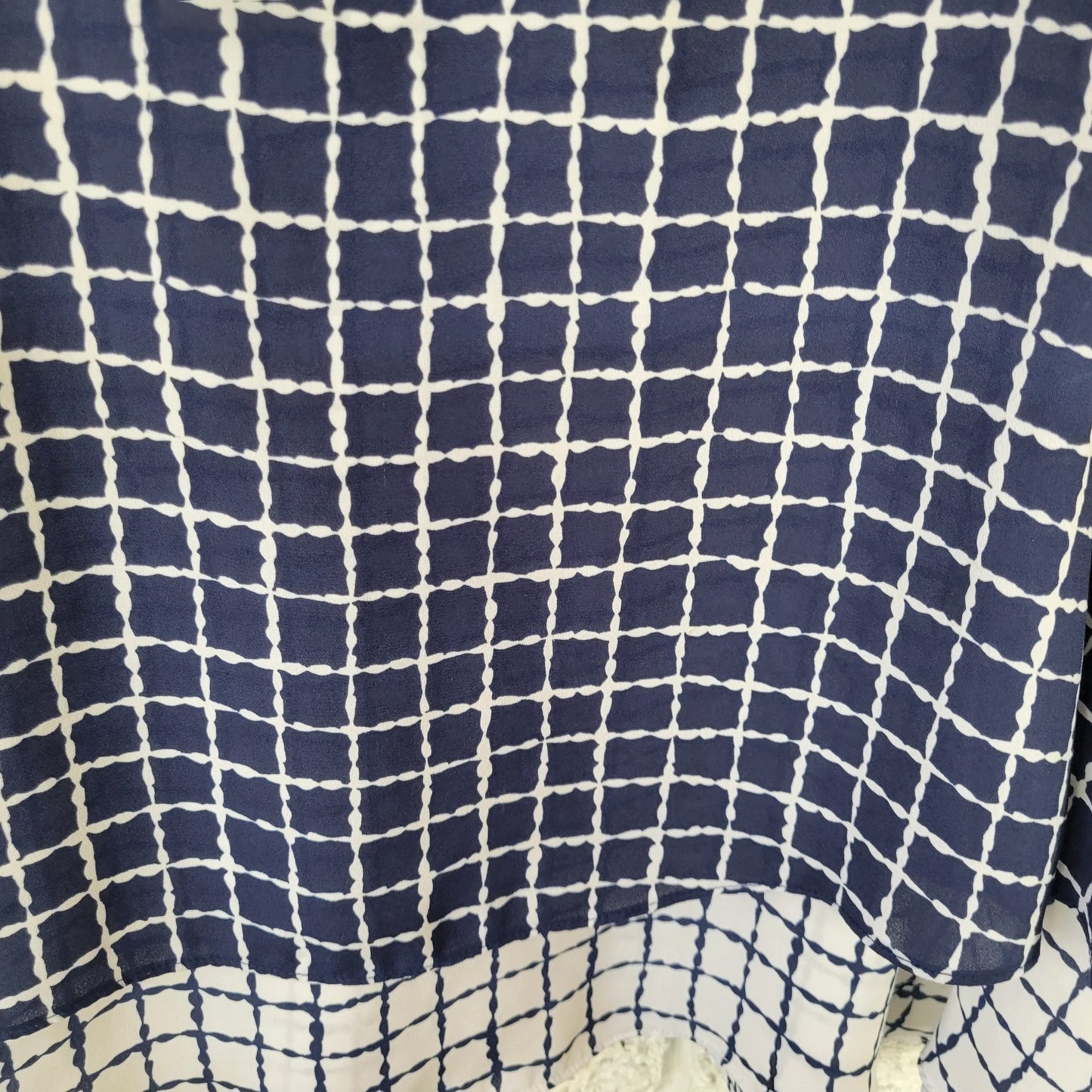 Liz Claiborne XXL Blue Geometric Top Women's Sleeveless V-Neck Keyhole GEO191E