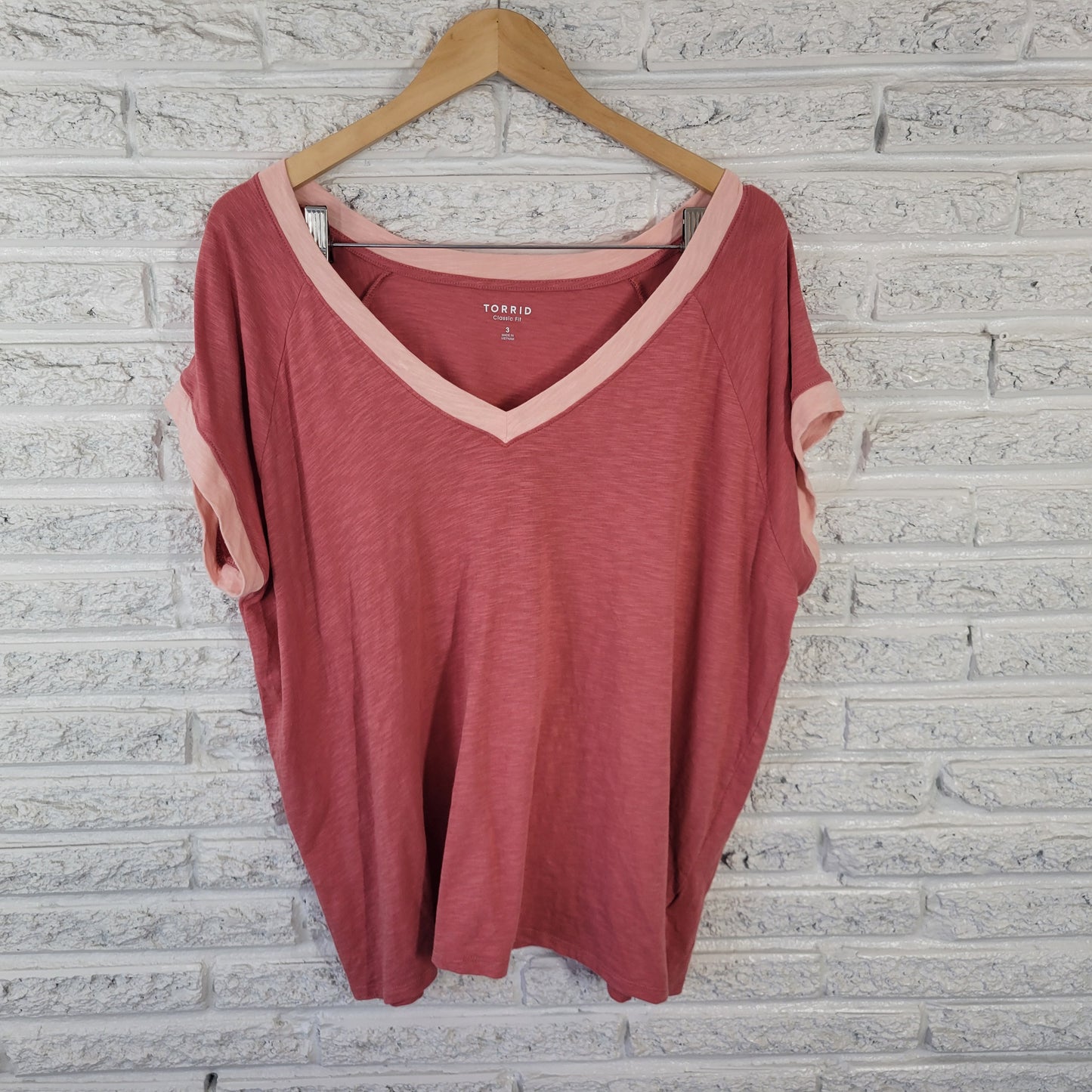 Torrid T-Shirt 3X Plus Size Pink V-Neck Short Sleeve Cotton Blend Tee PIN5E