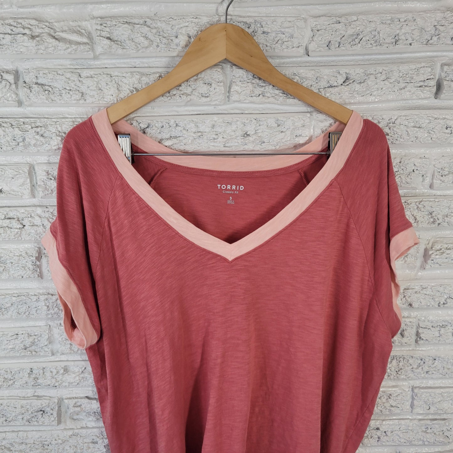 Torrid T-Shirt 3X Plus Size Pink V-Neck Short Sleeve Cotton Blend Tee PIN5E