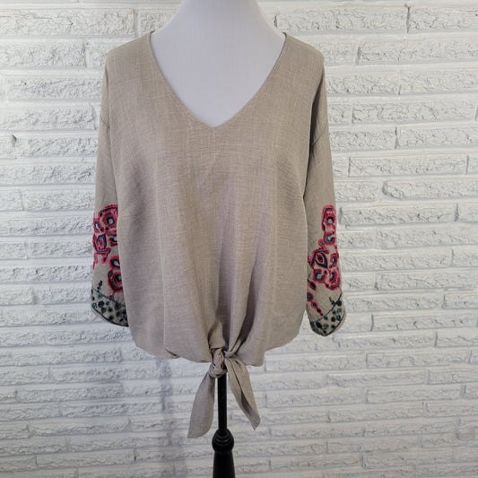 Olivia Martin Blouse 1X Plus Gray V-Neck 3/4 Sleeve Tie Front Embroidered GRA56E