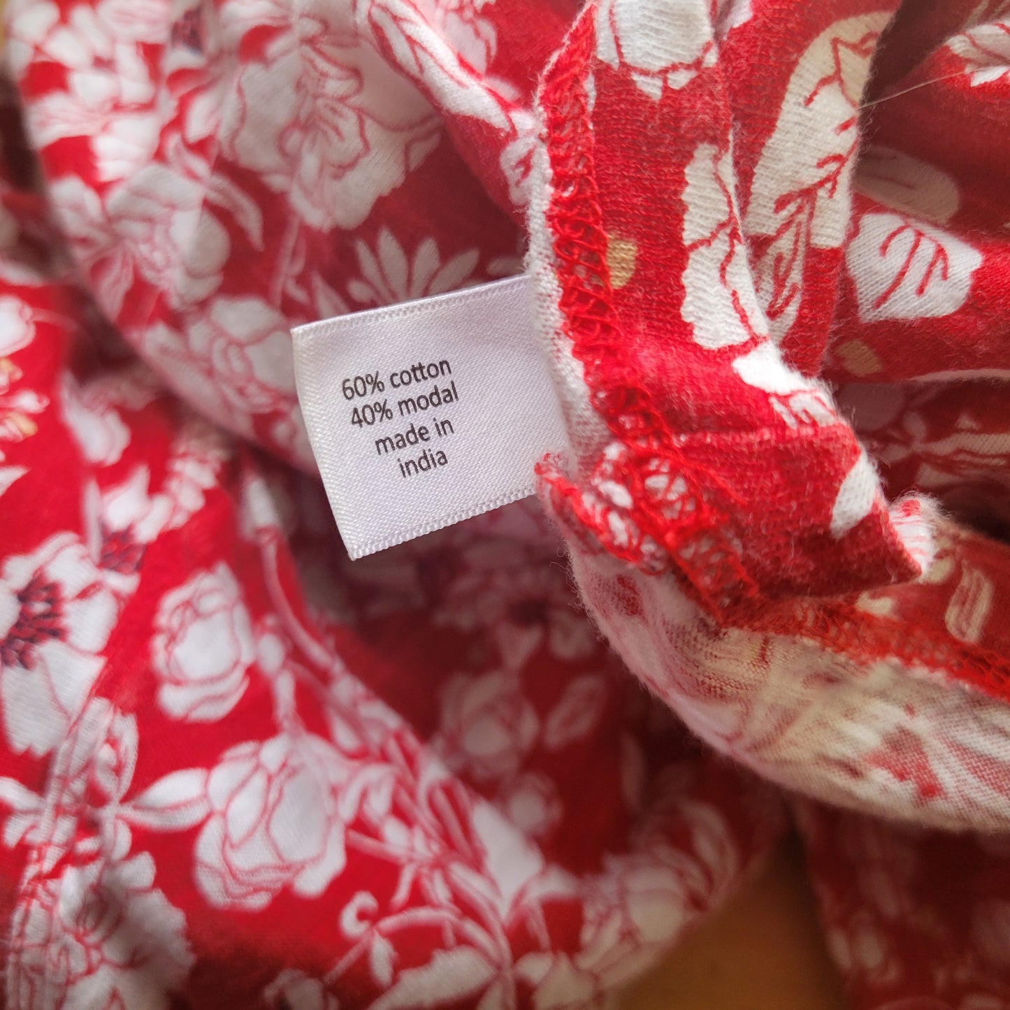 Lane Bryant 22/24 Top Plus Size Red White Floral V-Neck Flutter Sleeve FLO255E