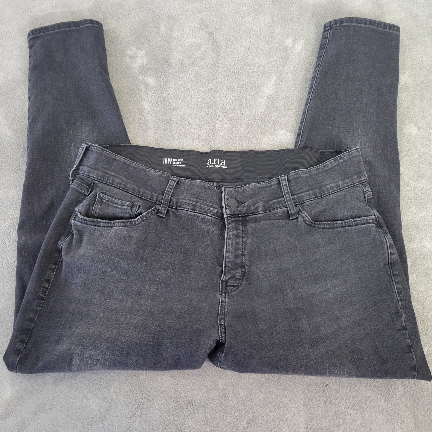 Ana a.n.a Women's 18W Black Mid Rise Skinny Jeans Cotton Blend Stretch SKI4E