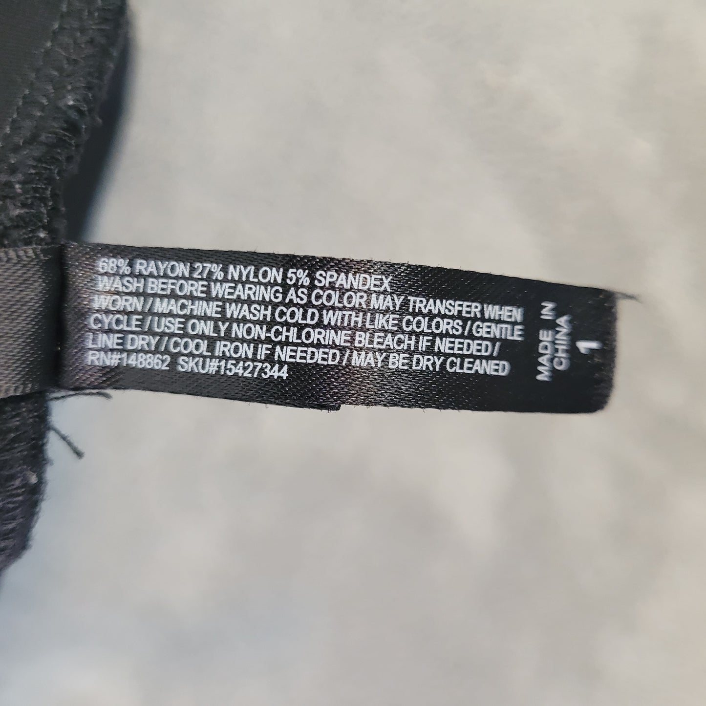 Torrid Women's 1X Black Pull-On Capri Leggings Stretch Pockets BLA68E