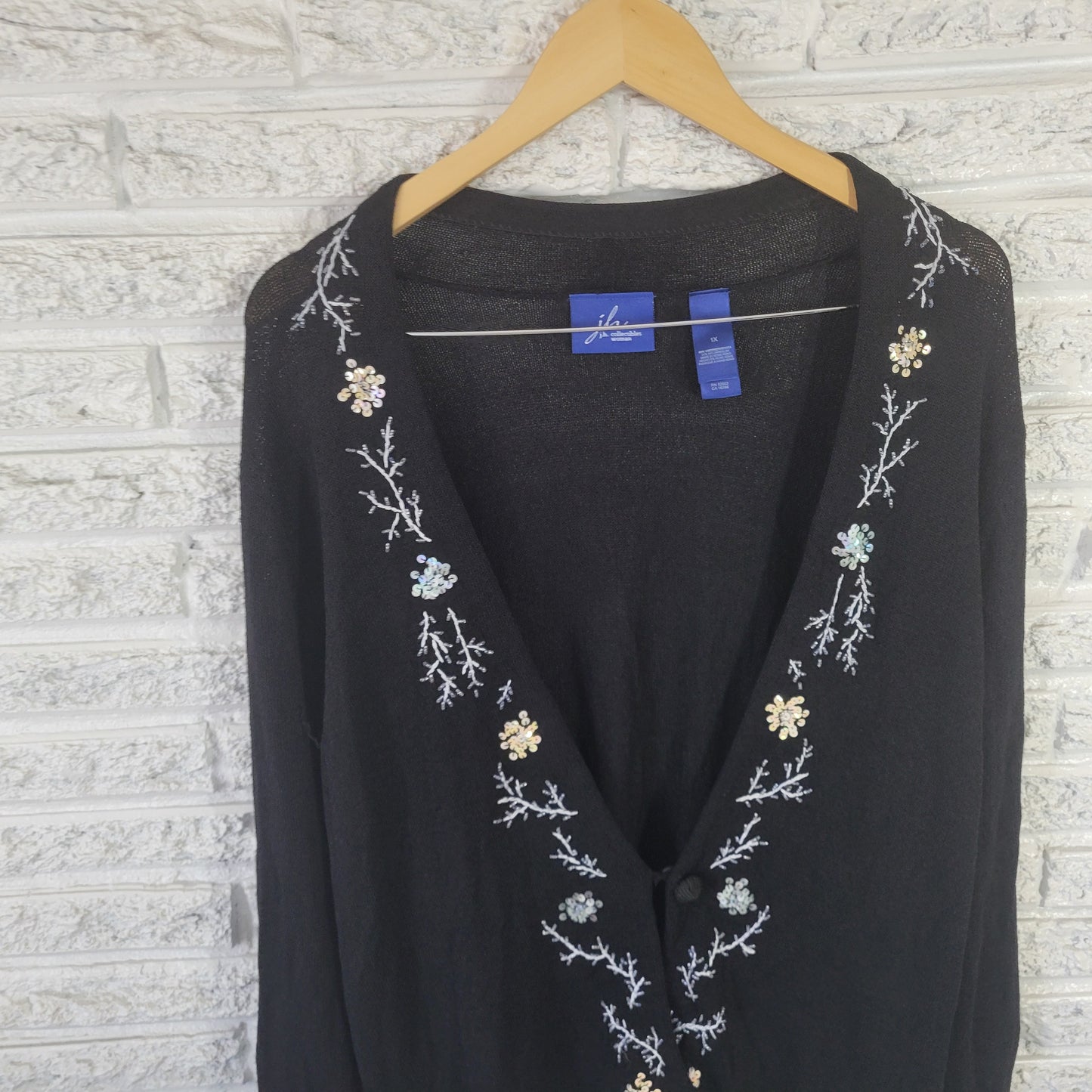 JH Collectibles Women's 1X Black Floral Cardigan Sweater Beaded BLA94E