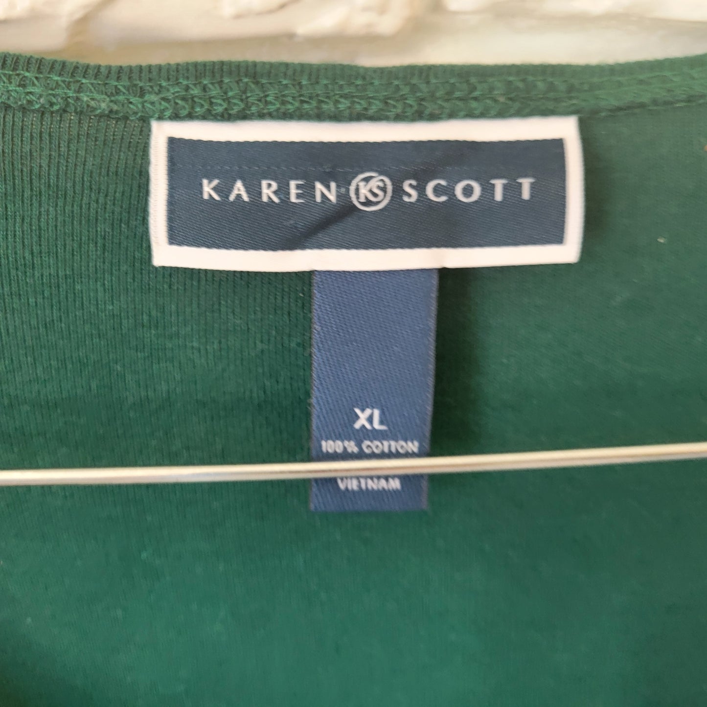 Karen Scott Women's XL Green Christmas T-Shirt Embroidered Rhinestone GRE49XE