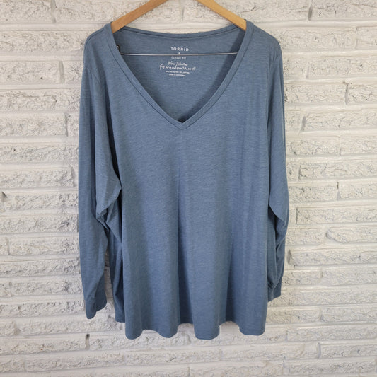 Torrid Women's 4X Classic Fit Blue V-Neck T-Shirt Long Sleeve BLU266E