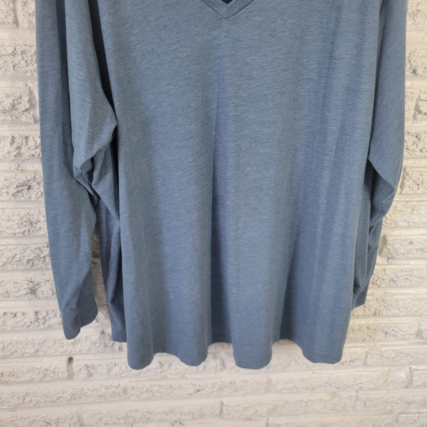 Torrid Women's 4X Classic Fit Blue V-Neck T-Shirt Long Sleeve BLU266E