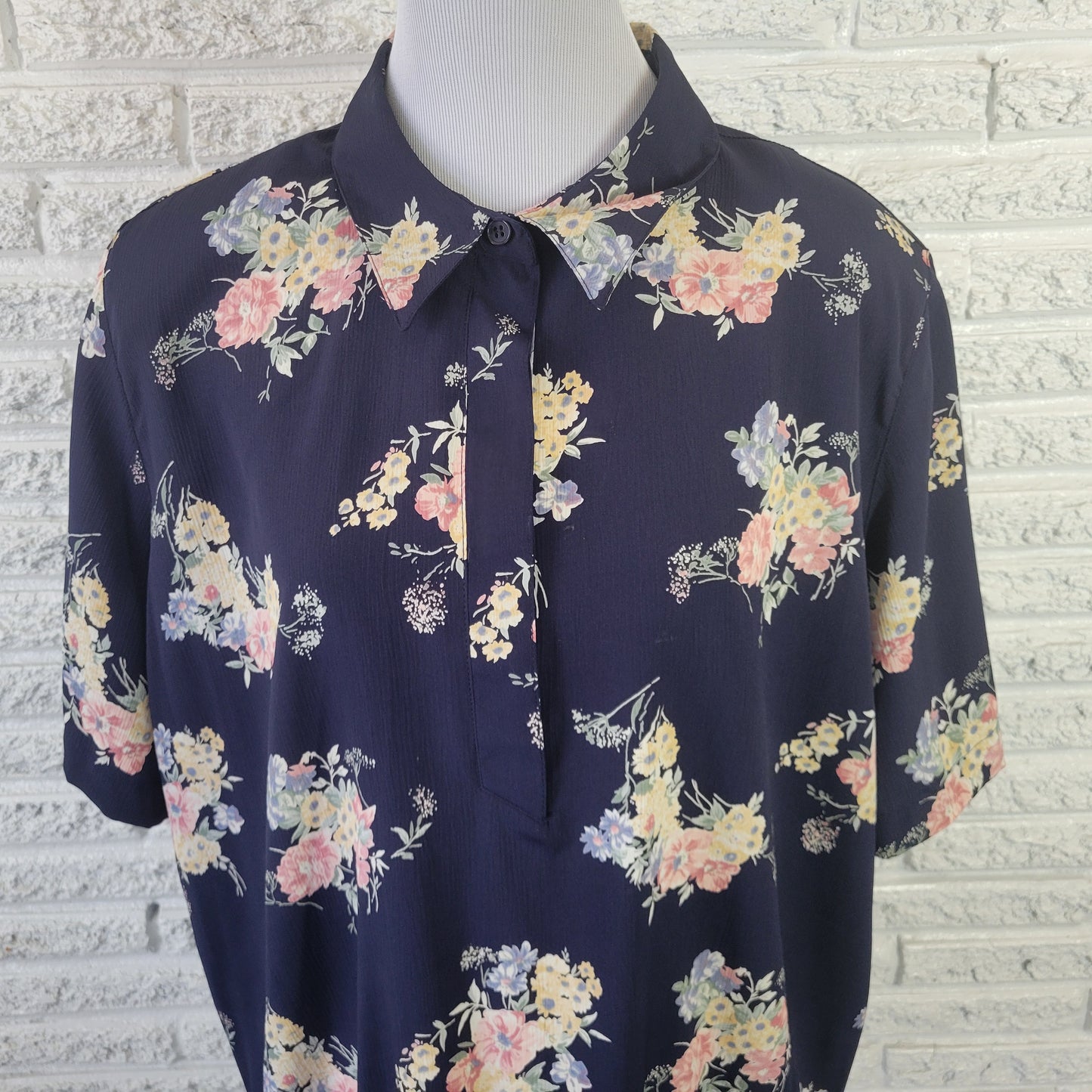 Alfred Dunner Women's 22W Blue Yellow Floral Peplum Top Button Collared FLO20E