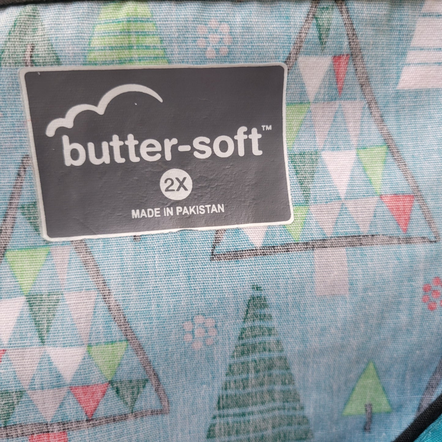 Butter Soft Unisex 2X Scrub Top Christmas Trees Print Blue Green NOV134E