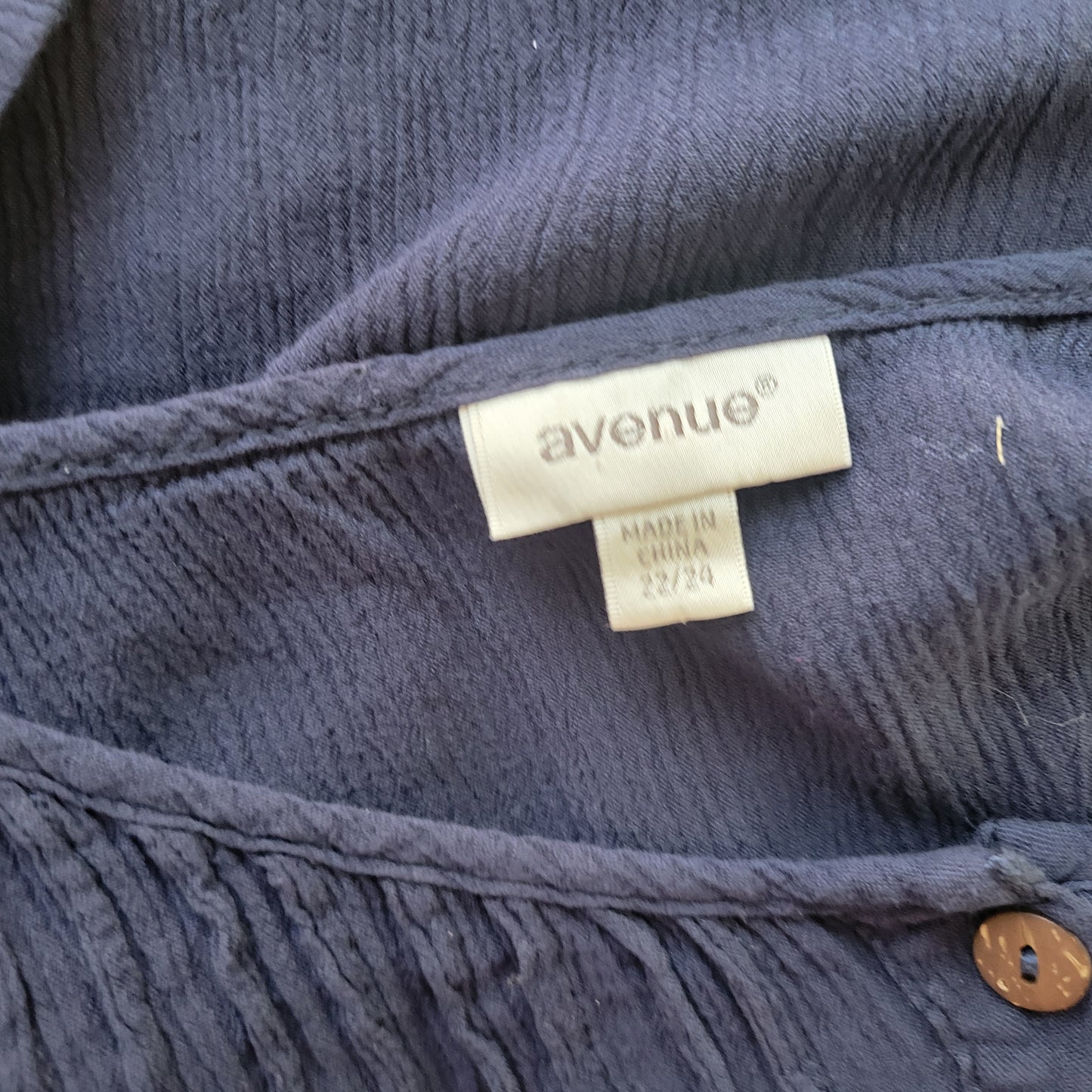 Avenue 22/24 Plus Size Blue Viscose Tunic Pintuck Roll Tab Sleeve BLU285E
