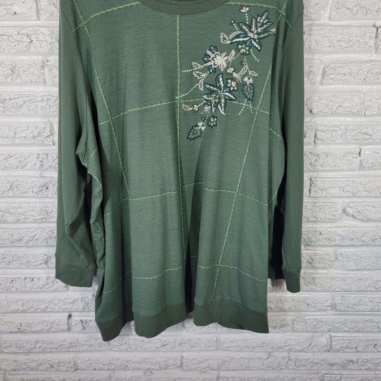 Woman Within 3X Plus Size Sweatshirt Green Floral Embroidered Crew Neck GRE51E
