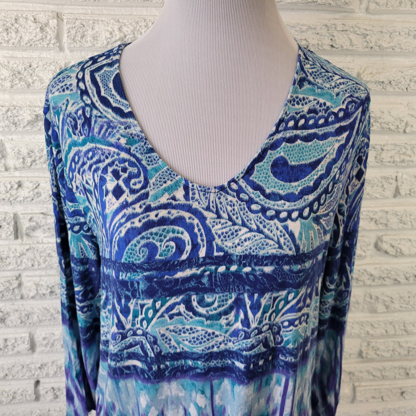 Chico's Women's XL Top Blue White Paisley V-Neck Long Sleeve Stretch PAI18E