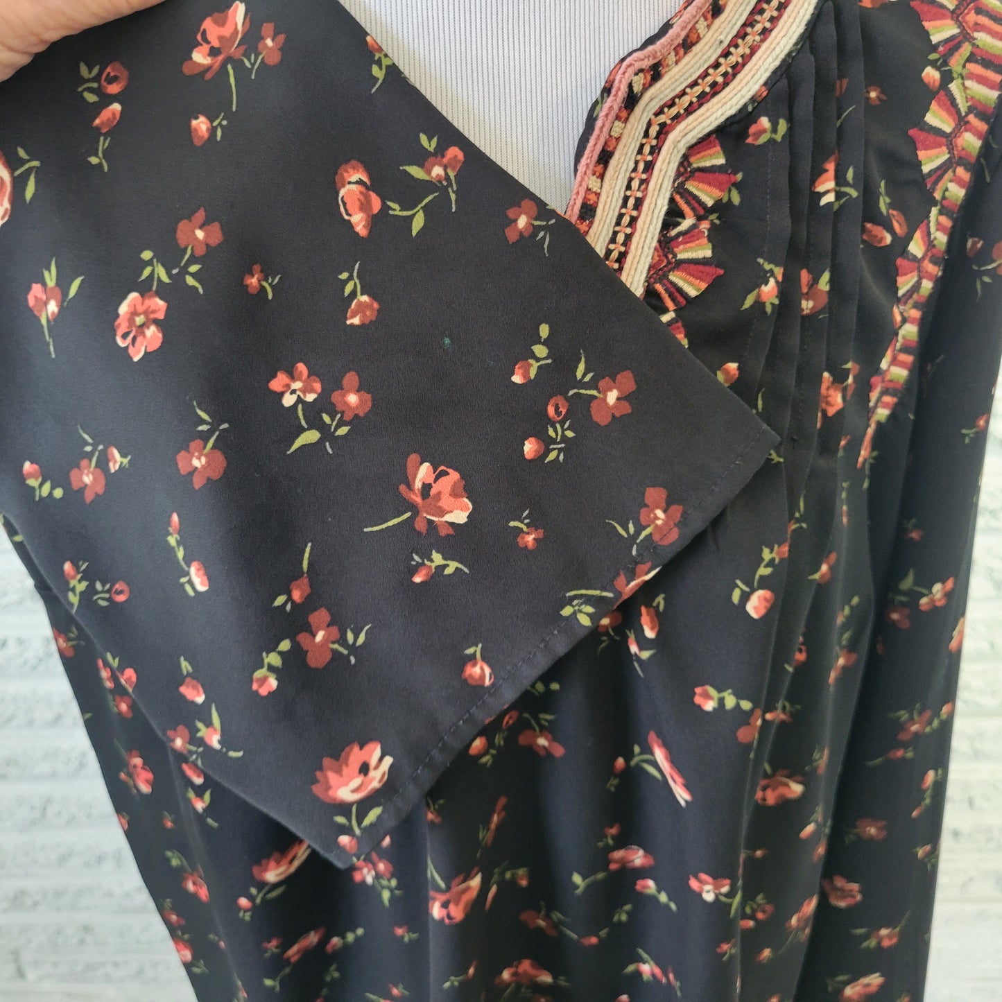 Denim 24/7 16W Tunic Top Black Brown Floral Embroidered V-Neck Polyester FLO103E