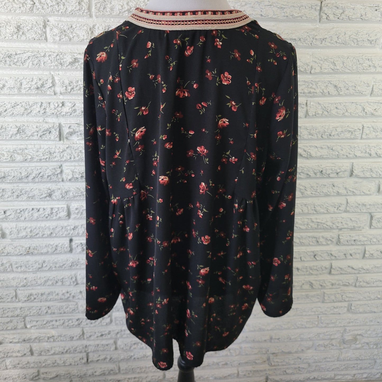 Denim 24/7 16W Tunic Top Black Brown Floral Embroidered V-Neck Polyester FLO103E