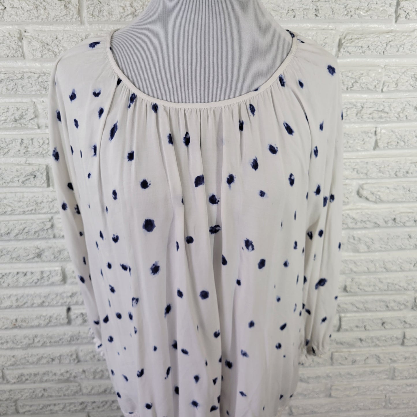 Fred David 2X Women's Top White Blue Watercolor Print Boat Neck WAT22E