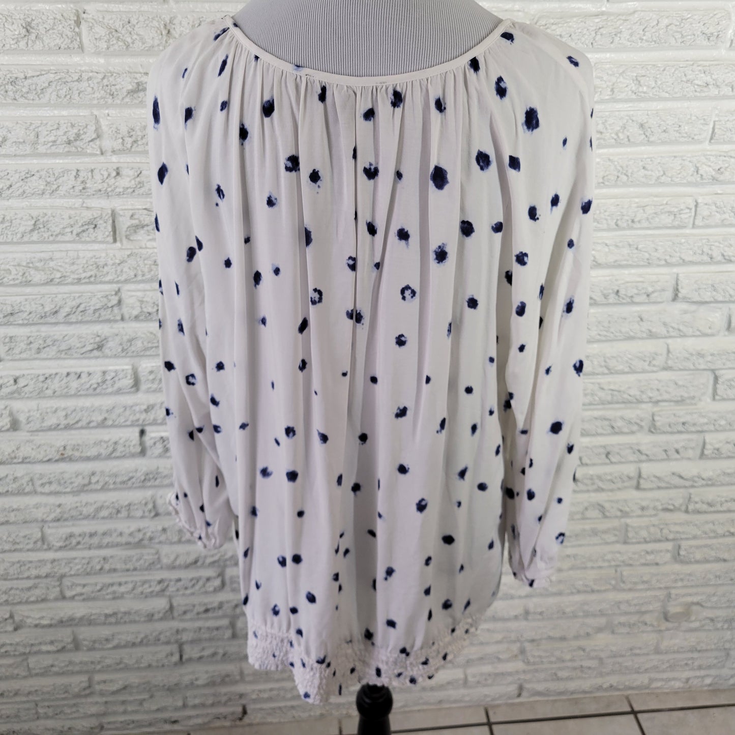 Fred David 2X Women's Top White Blue Watercolor Print Boat Neck WAT22E