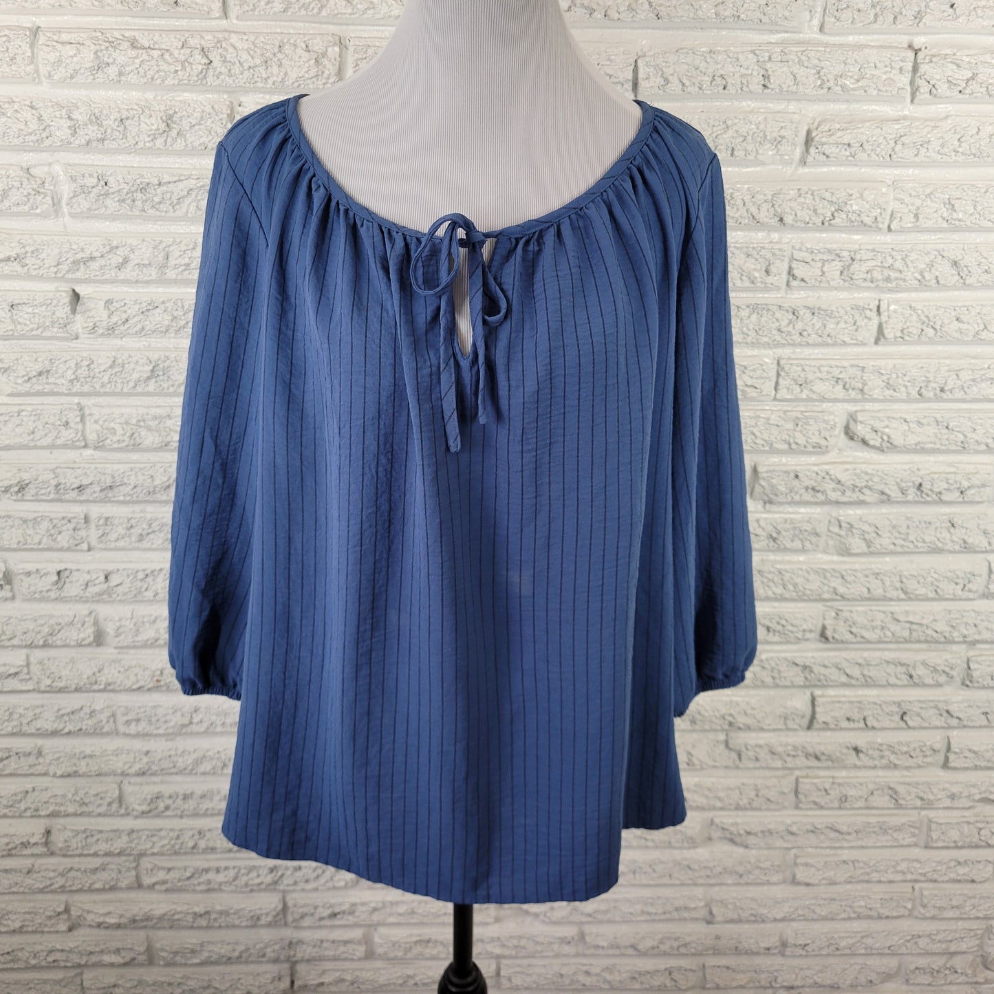 Olivia & Martin Women’s 2X Top Blue Striped Keyhole Neck 3/4 Sleeve STR48E