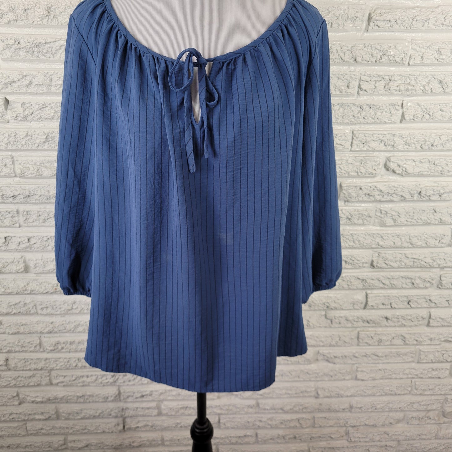 Olivia & Martin Women’s 2X Top Blue Striped Keyhole Neck 3/4 Sleeve STR48E