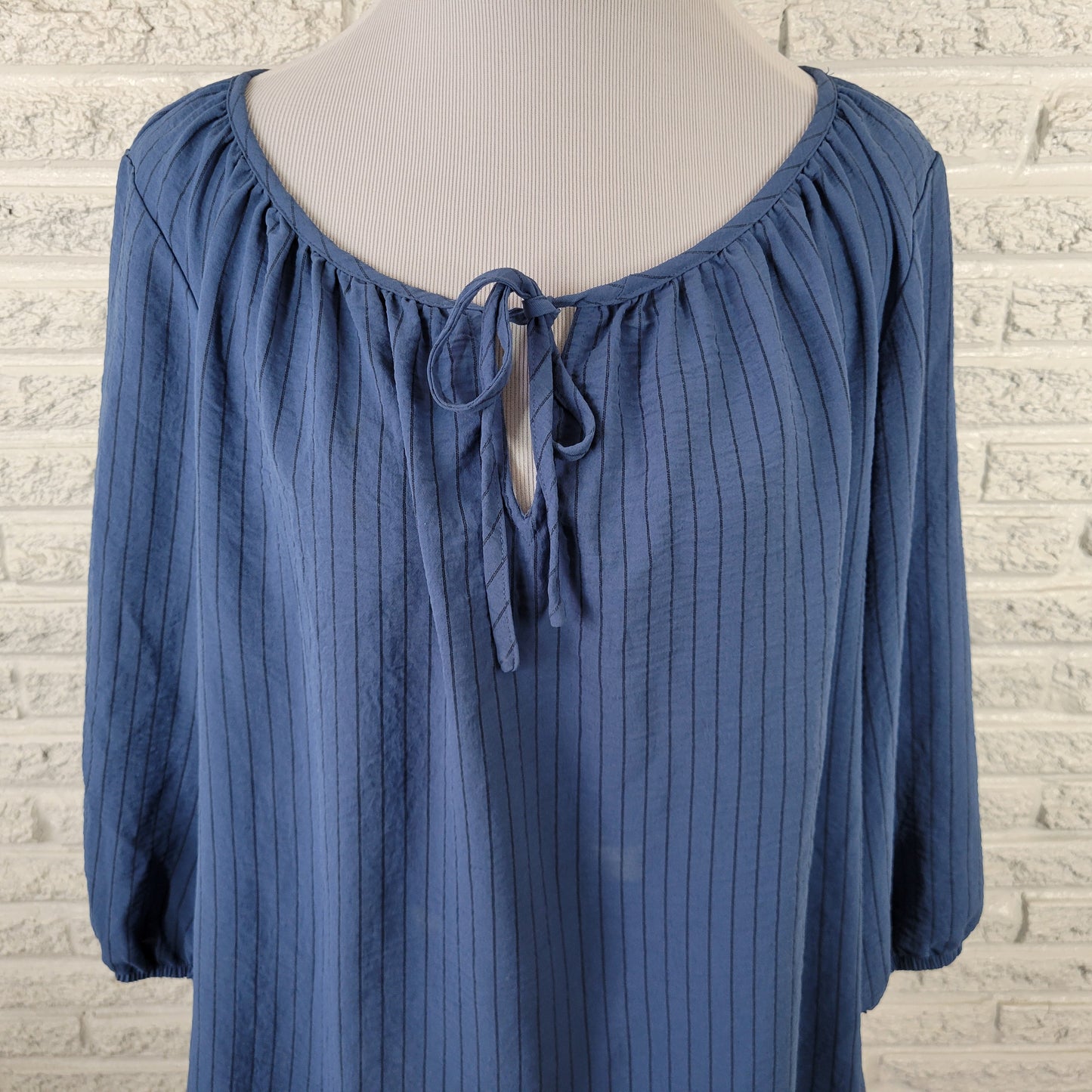 Olivia & Martin Women’s 2X Top Blue Striped Keyhole Neck 3/4 Sleeve STR48E
