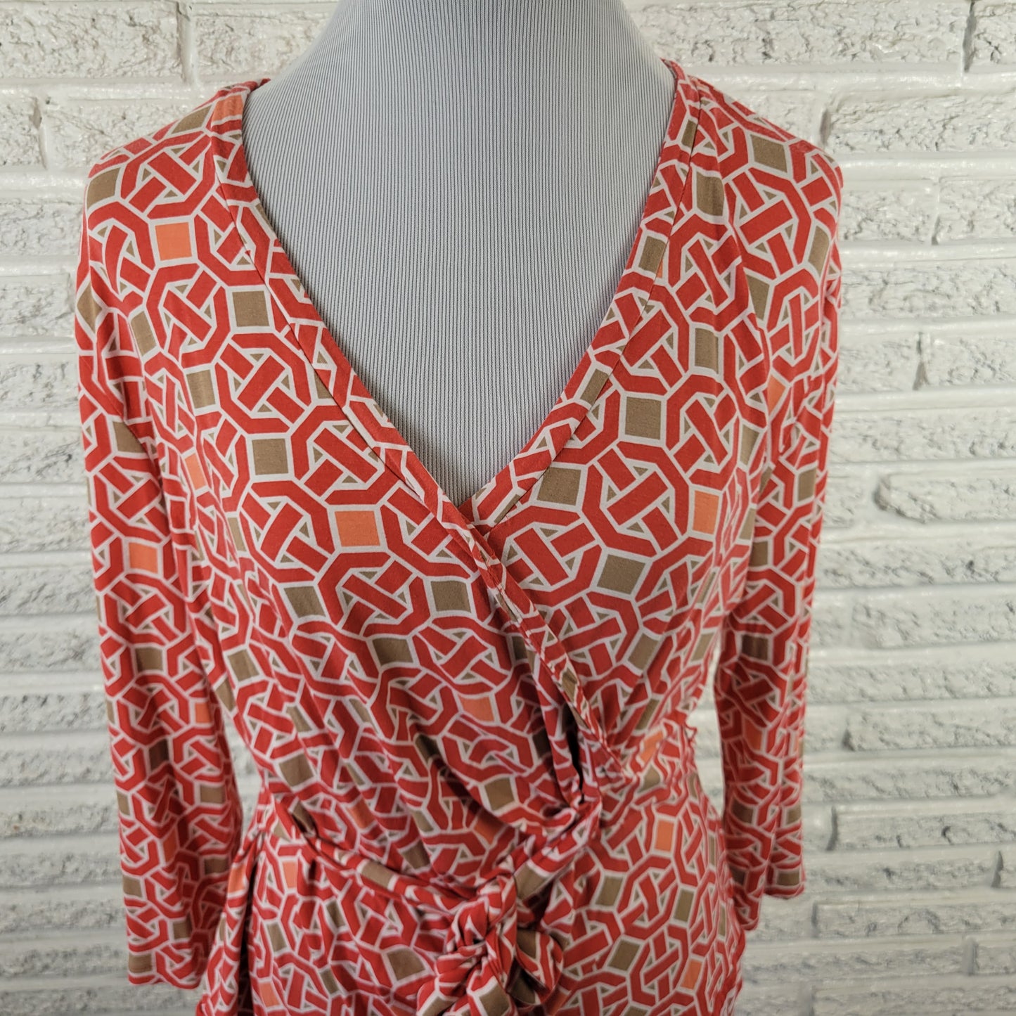 New York & Company Women's XL Top Red Tan Geometric V-Neck Belted GEO223E