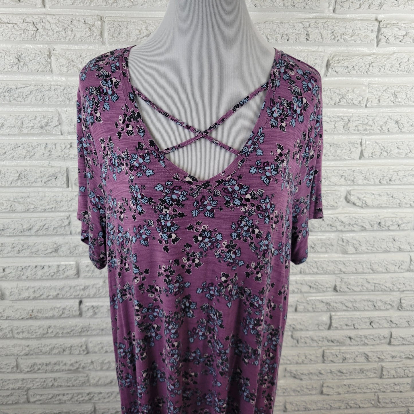 Avenue 22/24 Plus Purple Blue Floral V-Neck Keyhole Tunic Top Stretch FLO330E