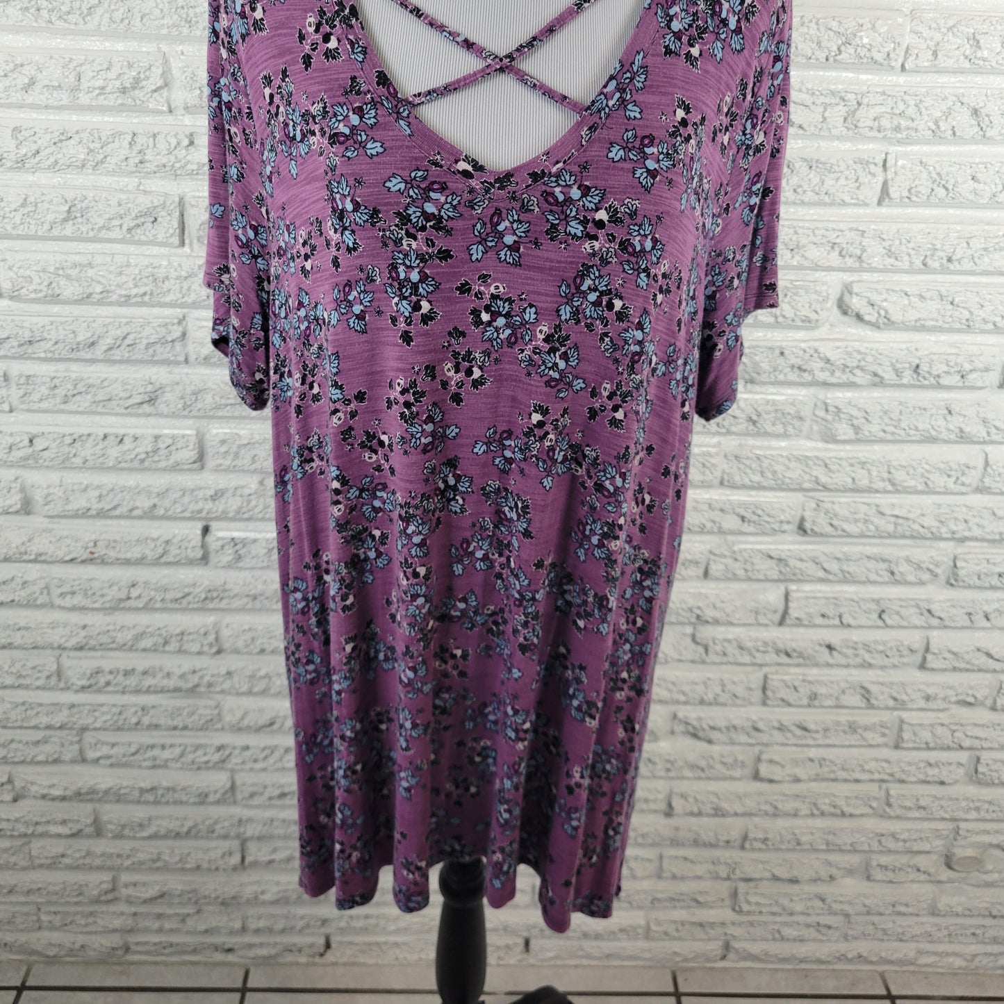 Avenue 22/24 Plus Purple Blue Floral V-Neck Keyhole Tunic Top Stretch FLO330E