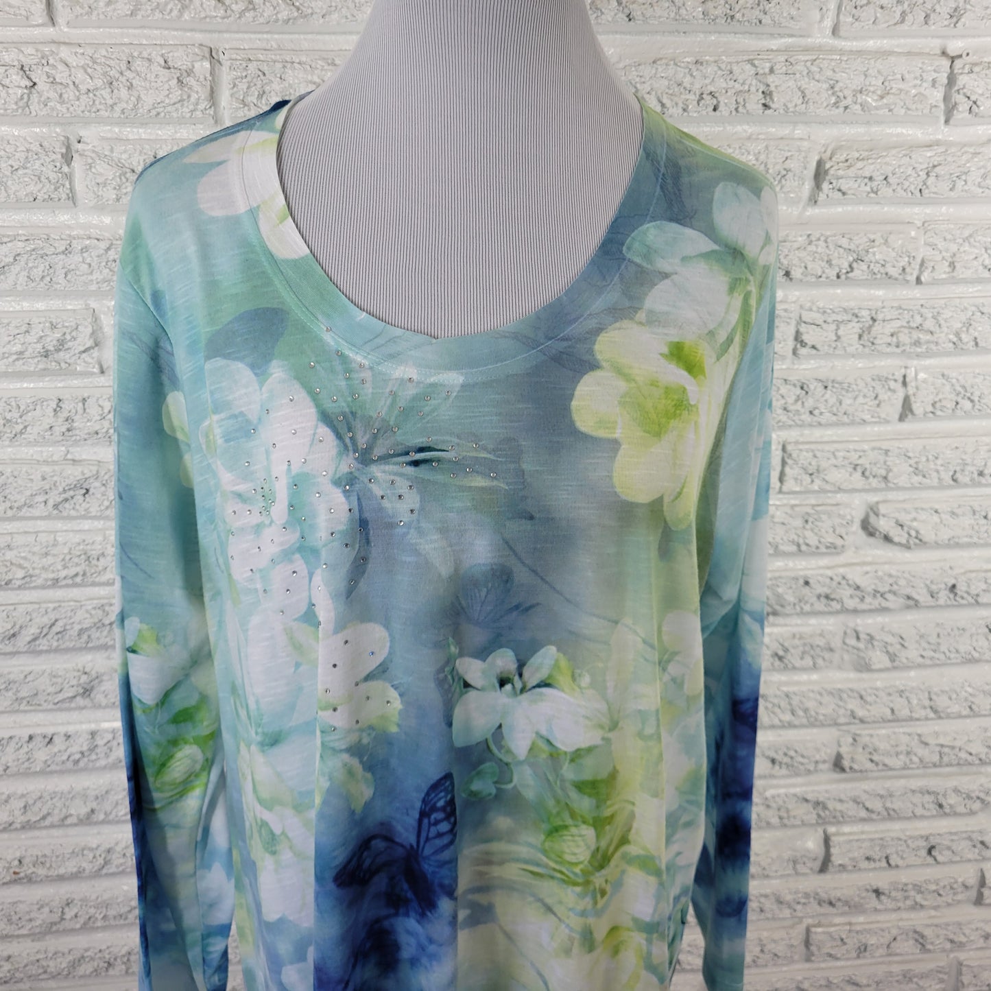 Time and Tru Women Top XXL 20 Floral Tee Blue Green Rhinestone FLO321E
