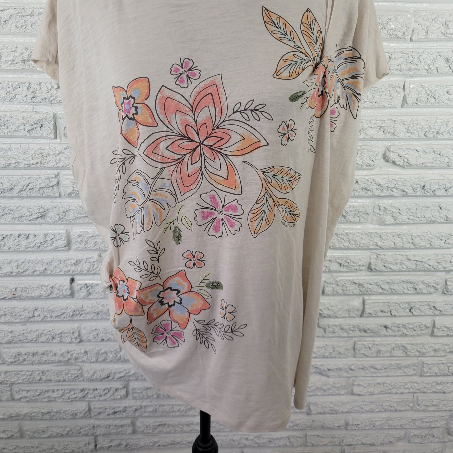 Democracy Women's Plus Size Tee Sleeveless Off-White Orange Floral FLO310E