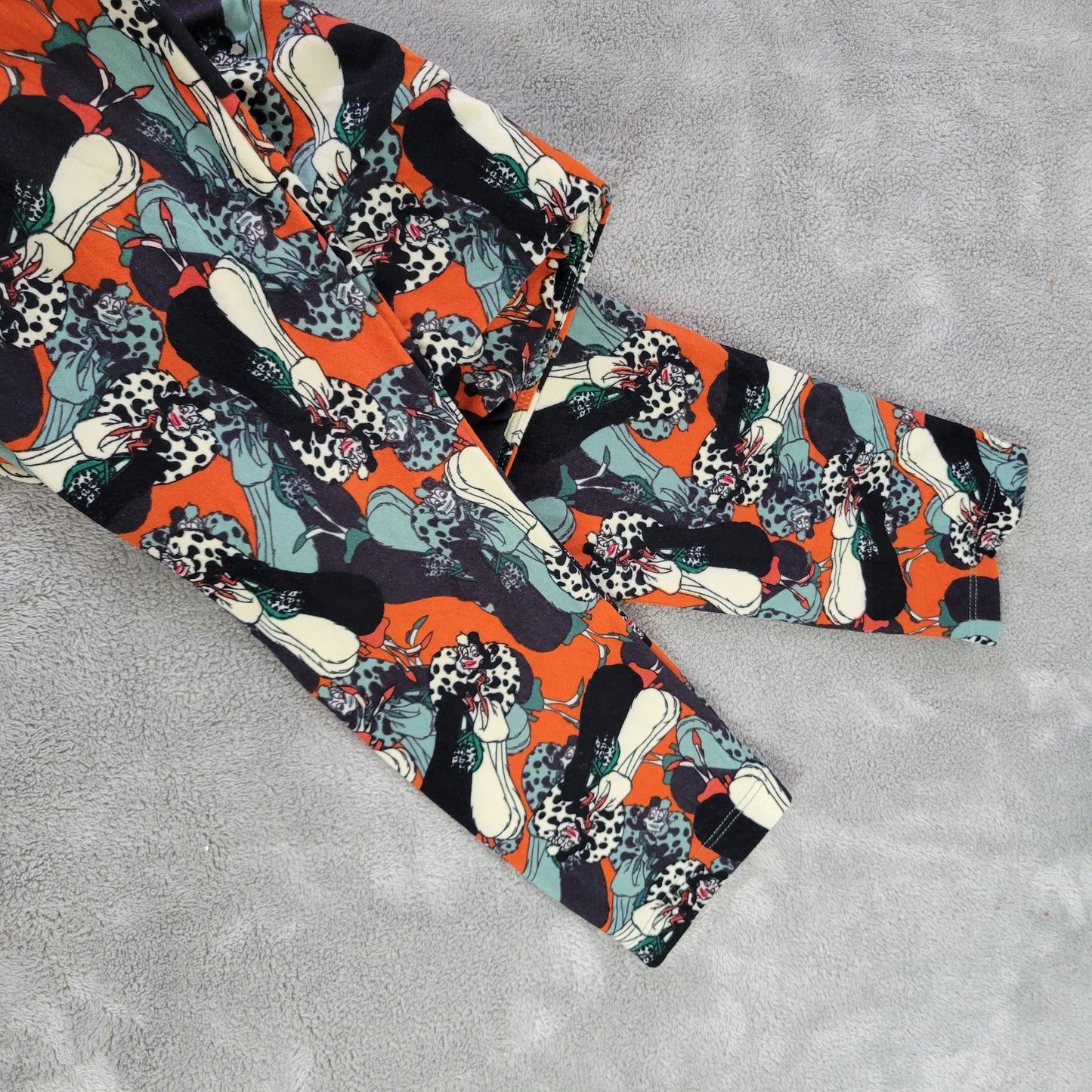 LuLaRoe Disney Leggings TC Tall Curvy 12-18 Cruella De Vil 101 Dalmatians NOV49E