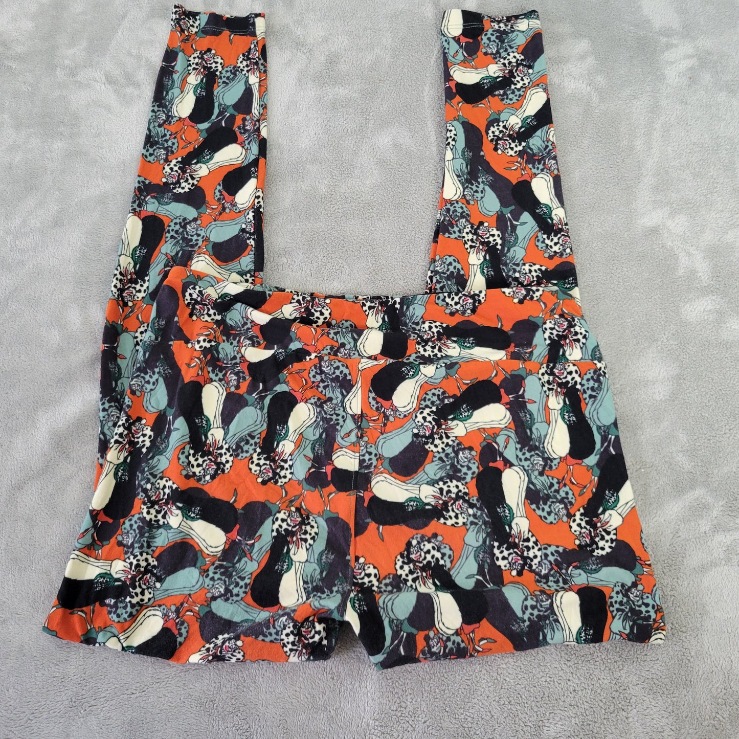 LuLaRoe Disney Leggings TC Tall Curvy 12-18 Cruella De Vil 101 Dalmatians NOV49E