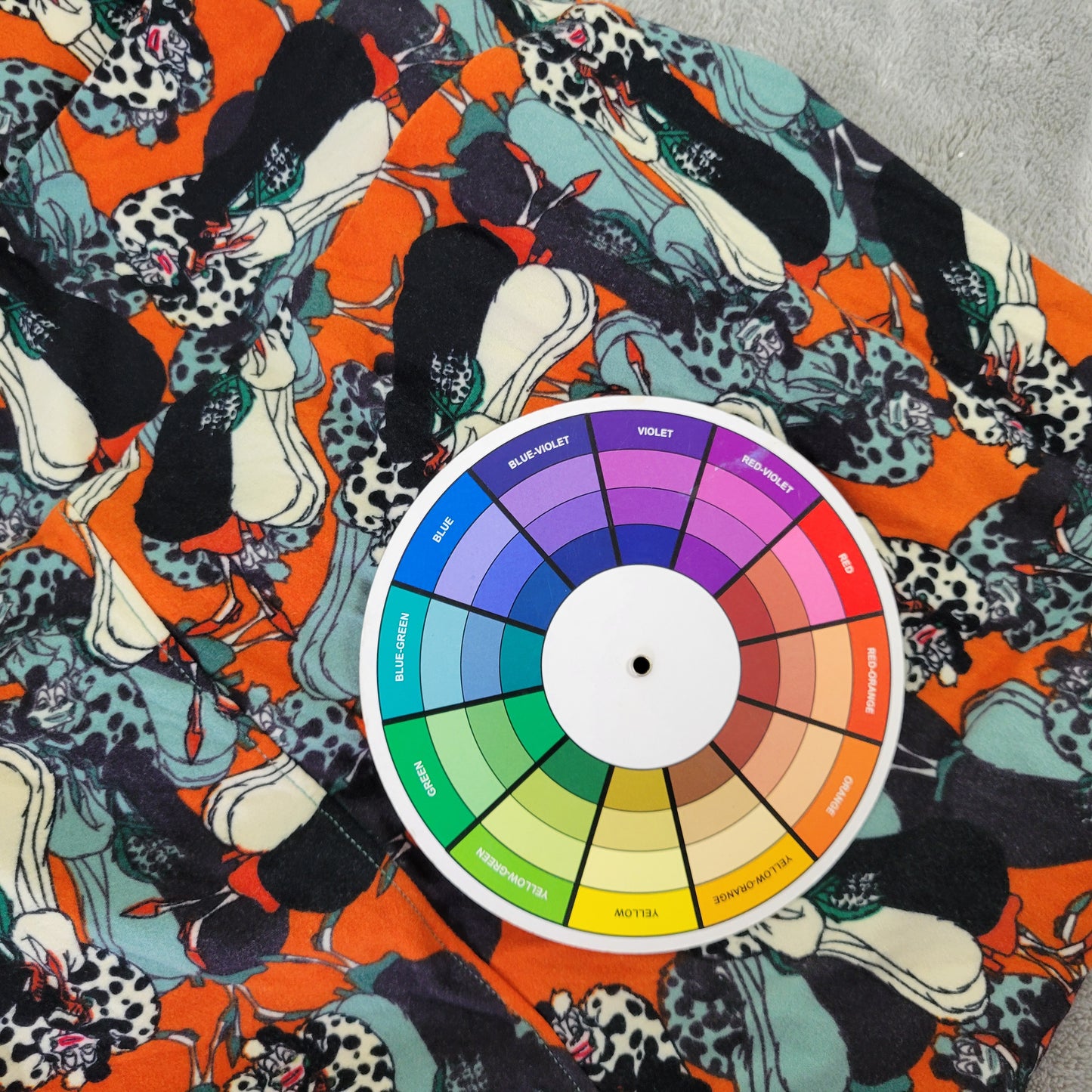 LuLaRoe Disney Leggings TC Tall Curvy 12-18 Cruella De Vil 101 Dalmatians NOV49E