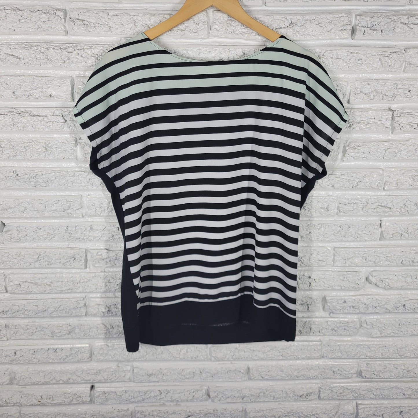 New York & Co Womens XL Top Green Black Striped Sleeveless Round Neck STR78E