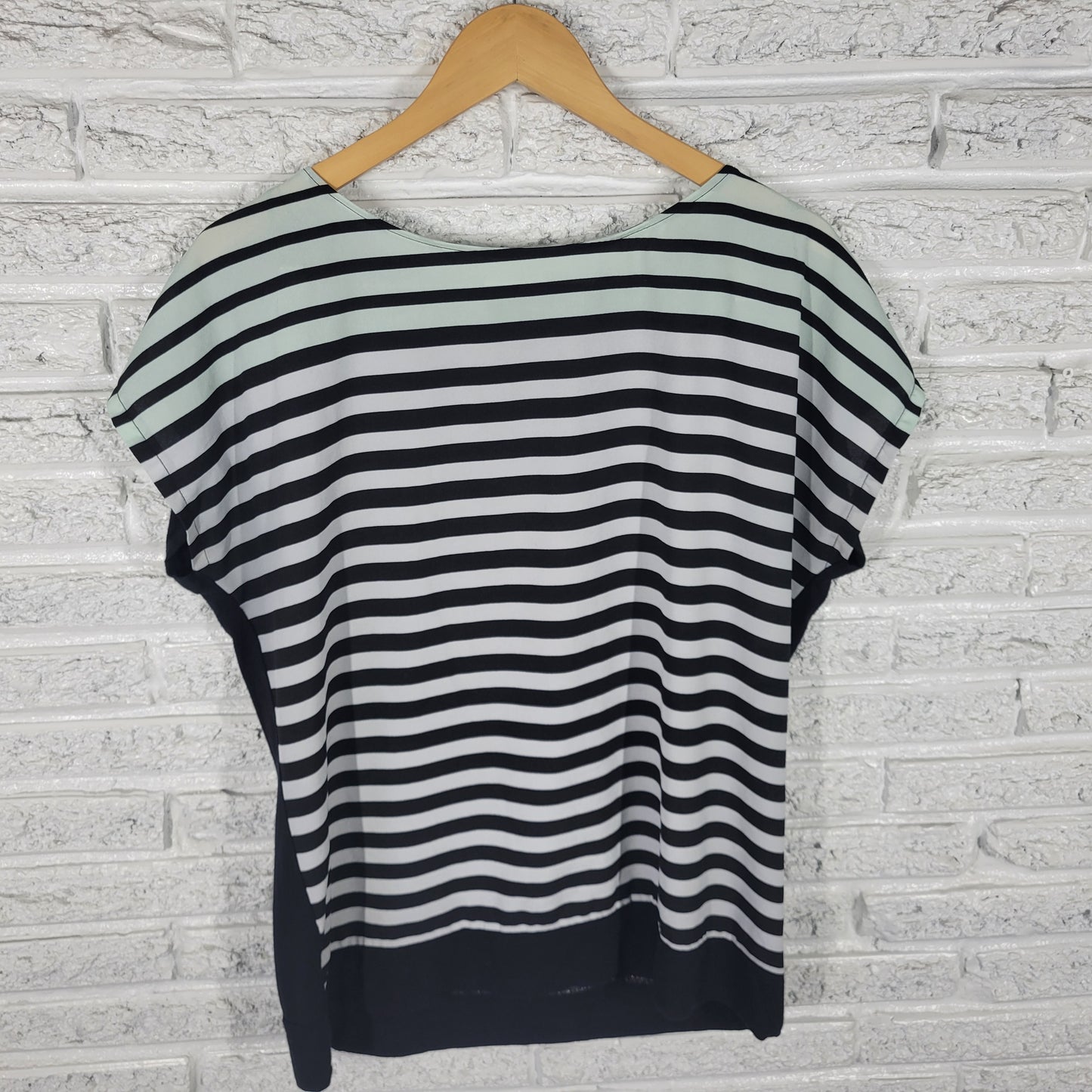 New York & Co Womens XL Top Green Black Striped Sleeveless Round Neck STR78E