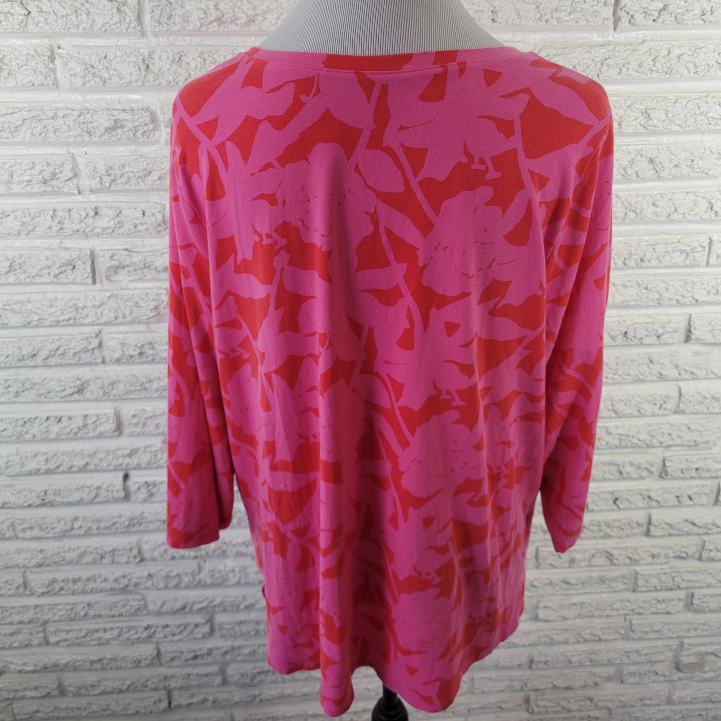 Belle by Kim Gravel Women's XL Pink Red Floral V-Neck 3/4 Sleeve Knit Top FLO46E