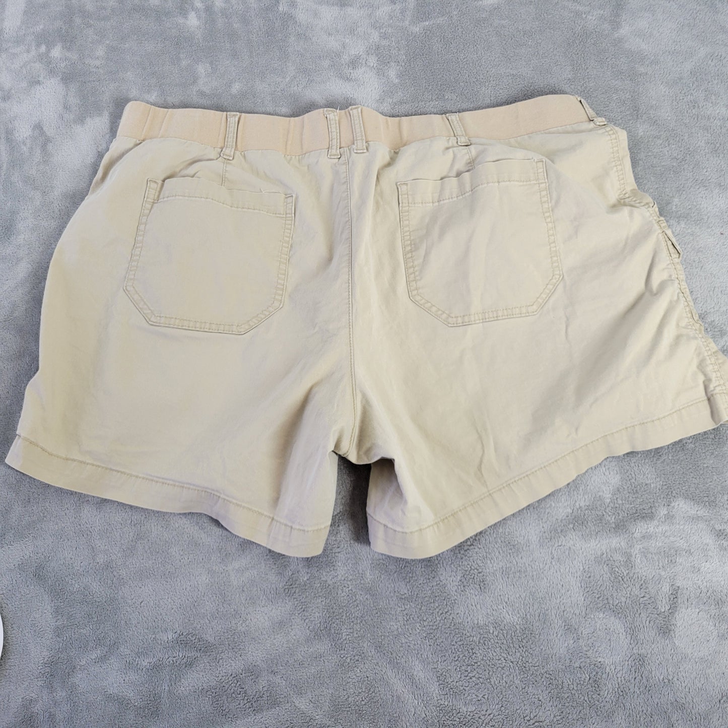 Lee Women's Cargo Shorts 24W Plus Beige Relaxed Fit Elastic Waist C1XE