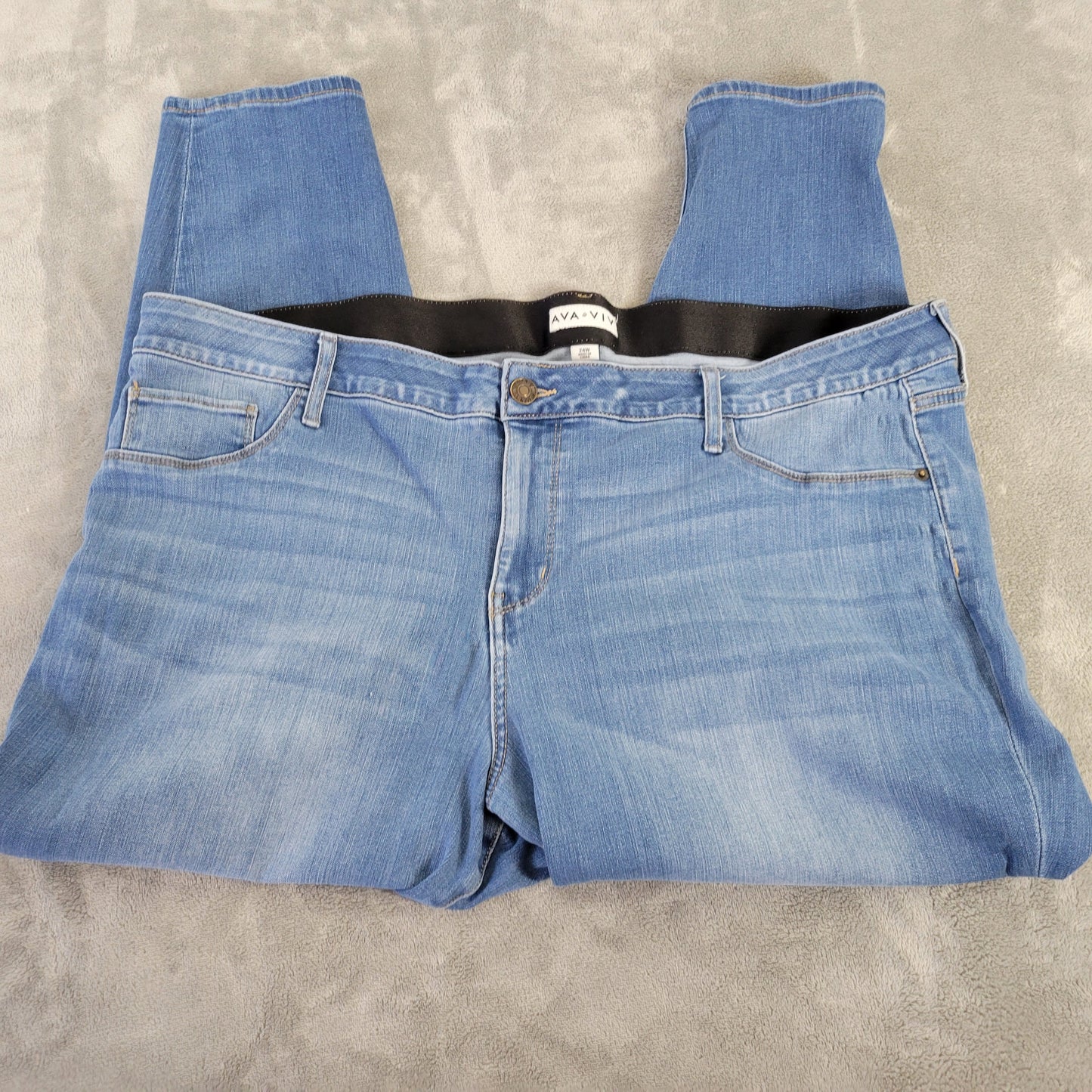 Ava & Viv Women's Cropped Jeans 24W Plus Size Medium Wash Stretch Denim SL40E