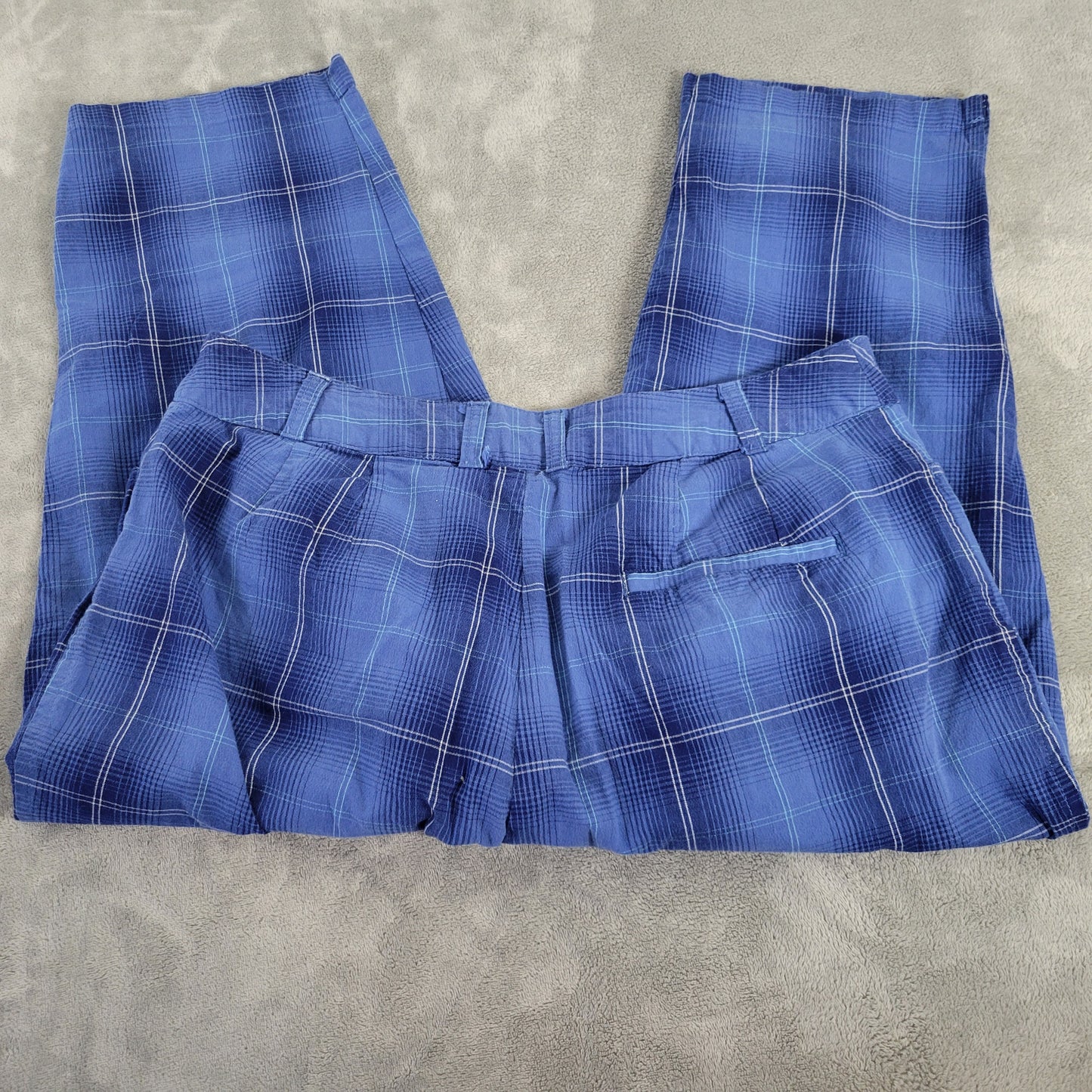 Cherokee Women’s Size 18W Capri Pants Blue Plaid Stretch Straight Leg PLA12E