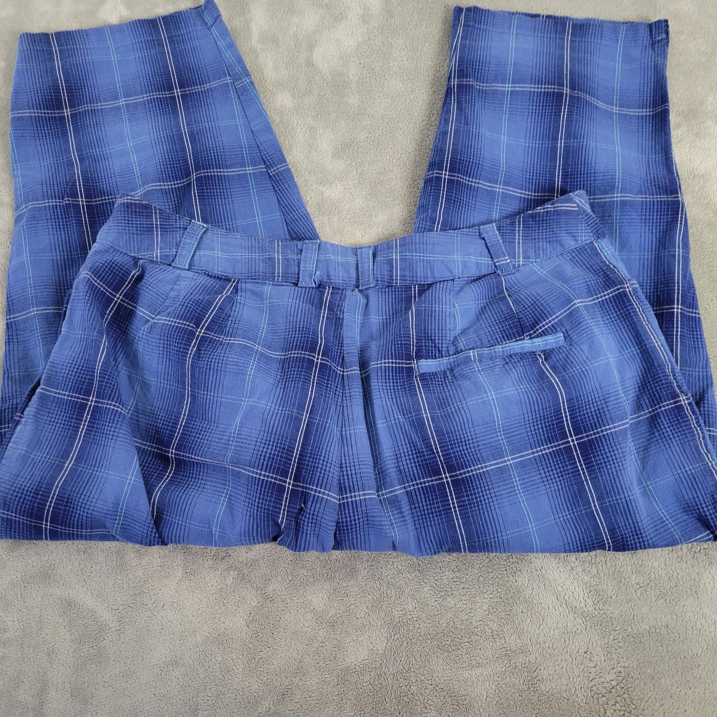 Cherokee Women’s Size 18W Capri Pants Blue Plaid Stretch Straight Leg PLA12E