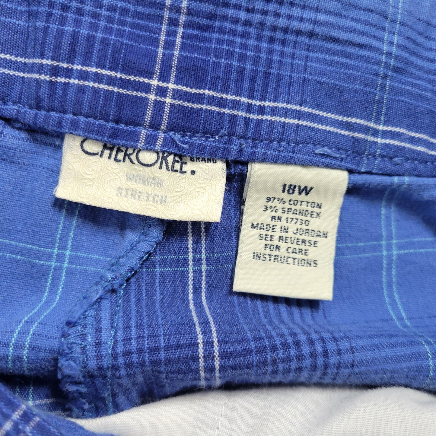 Cherokee Women’s Size 18W Capri Pants Blue Plaid Stretch Straight Leg PLA12E