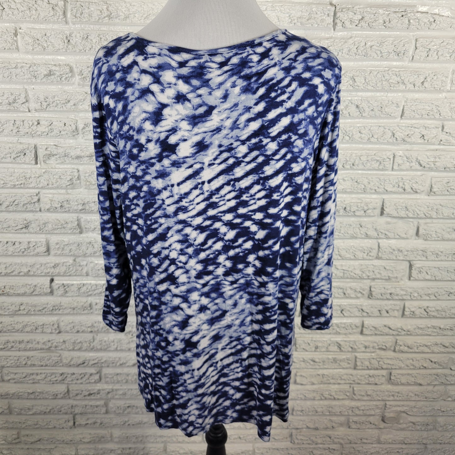 Onque Casuals XL Tunic Top Blue White Tie Dye Studded 3/4 Sleeve Slit TIE19E