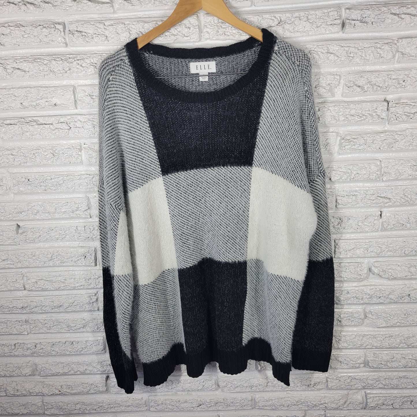 Elle Women's XL Oversized Sweater Black Gray Geometric Crew Fuzzy Knit SWE147E