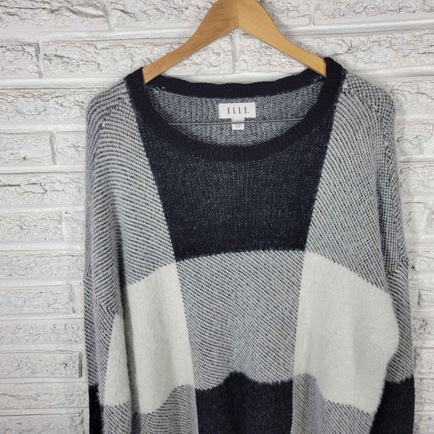 Elle Women's XL Oversized Sweater Black Gray Geometric Crew Fuzzy Knit SWE147E